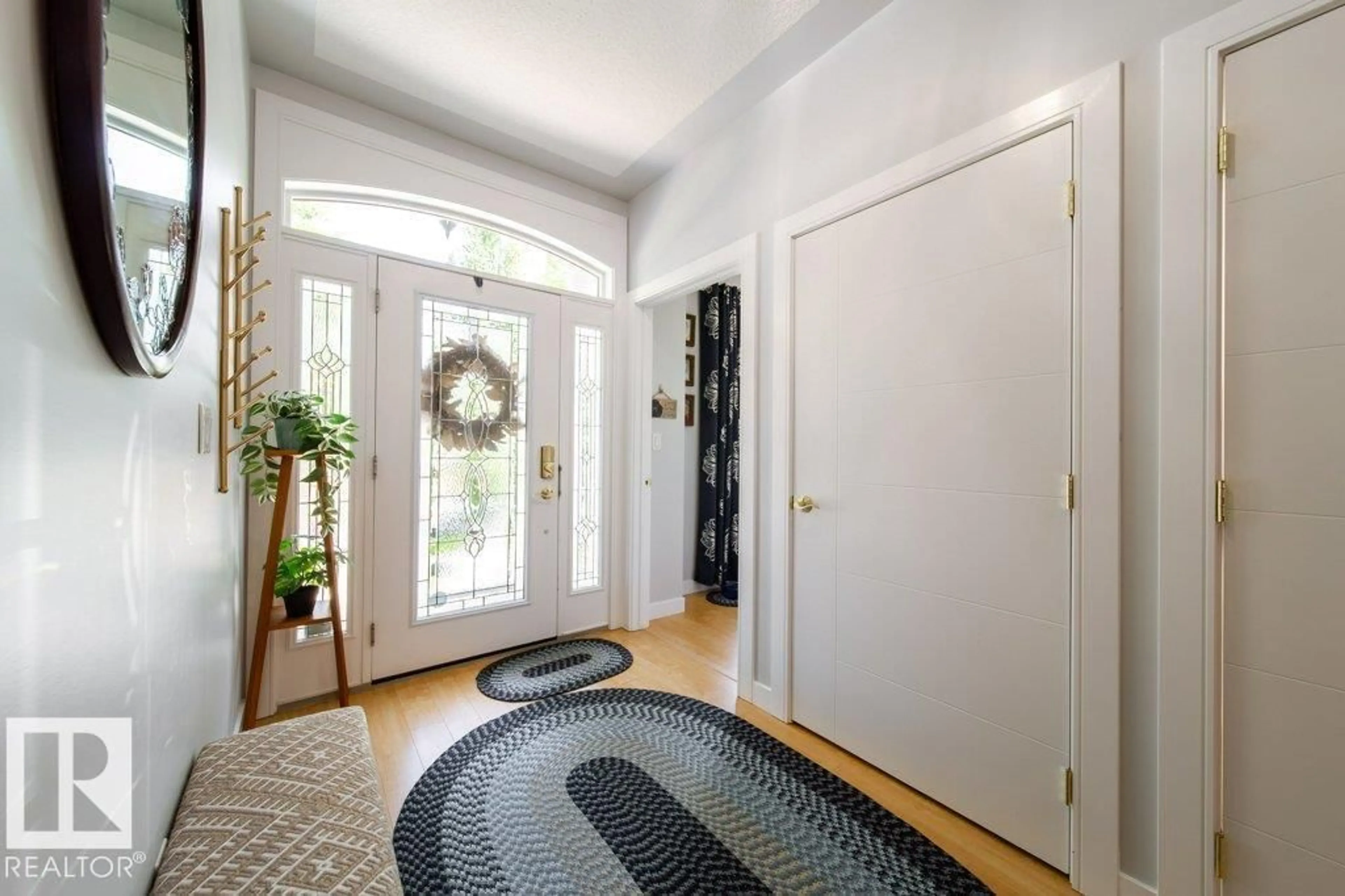Indoor entryway for 8731 85 AV, Edmonton Alberta T6C1G8