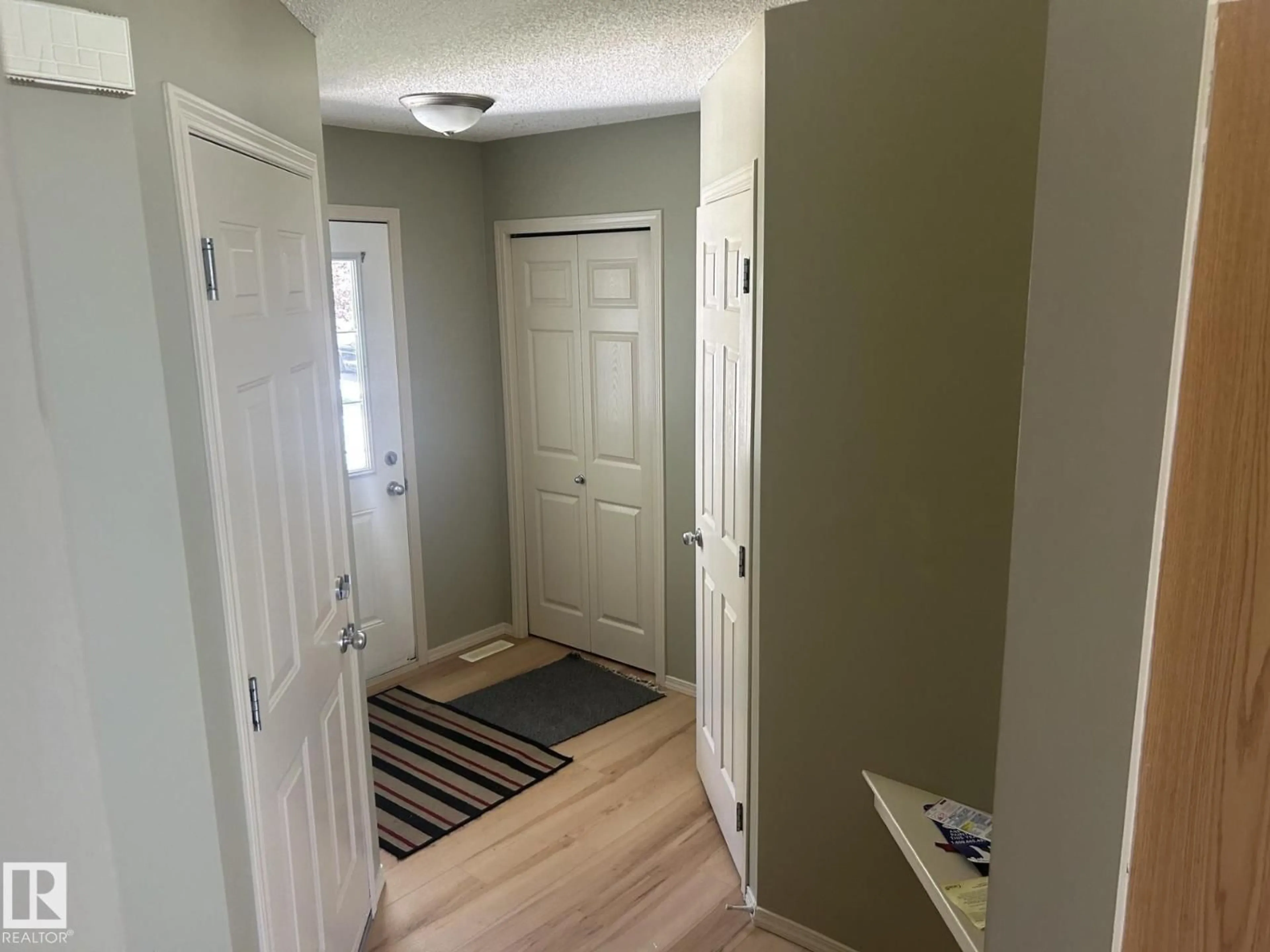 Indoor entryway for #112 - 4350 23 ST, Edmonton Alberta T6T1X8