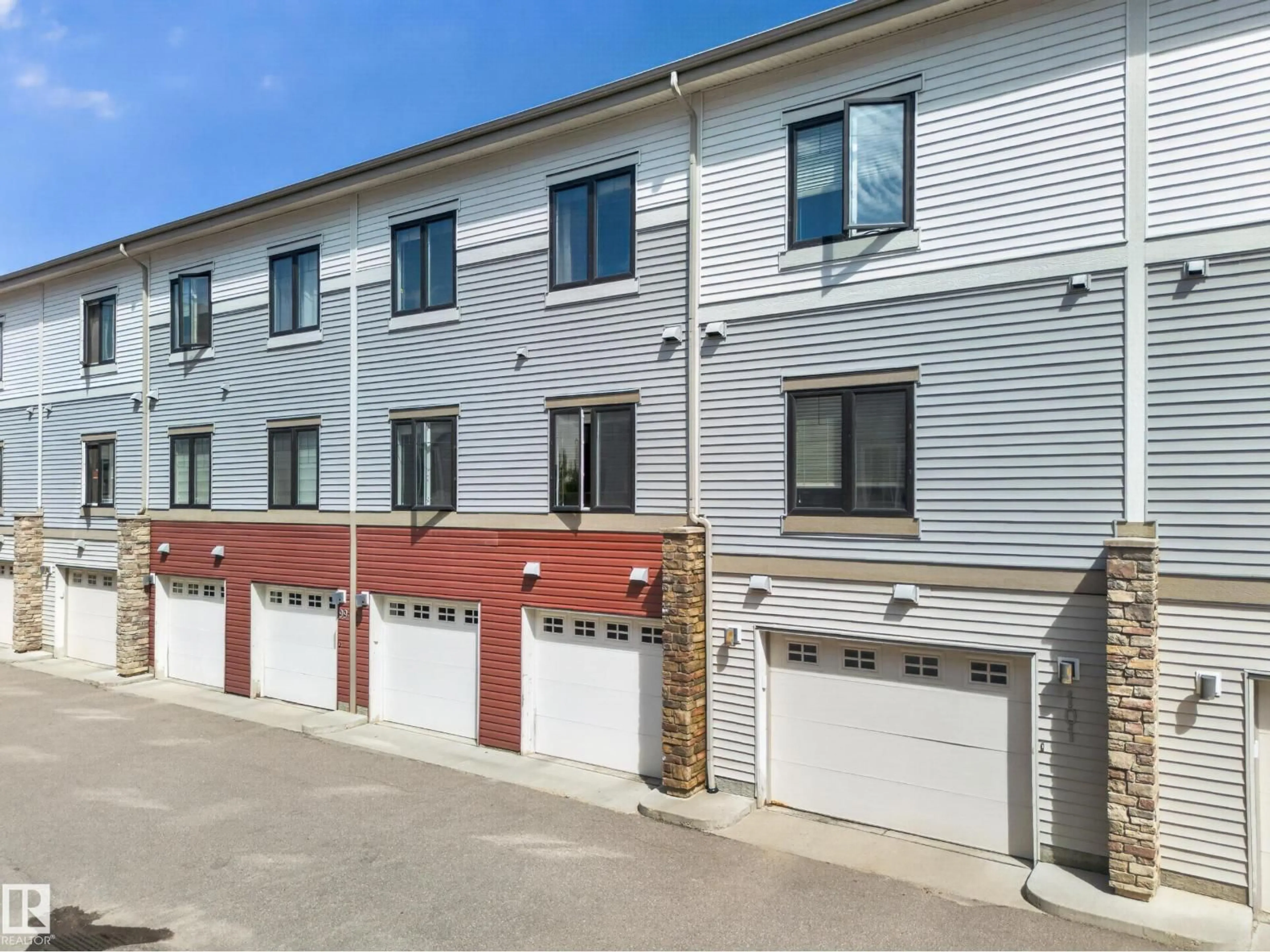 A pic from outside/outdoor area/front of a property/back of a property/a pic from drone, street for 804 - 100 WELSH DR, Edmonton Alberta T6X1Y8