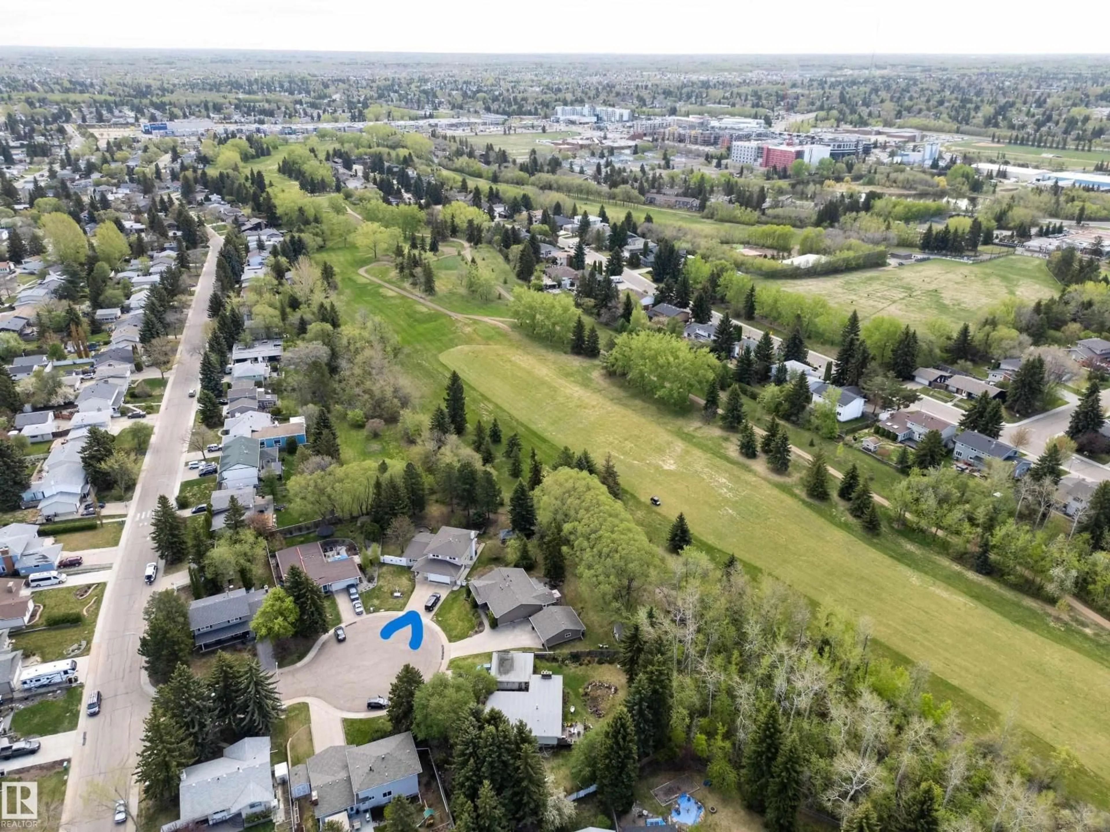 A pic from outside/outdoor area/front of a property/back of a property/a pic from drone, street for 205 MANOR CO, Sherwood Park Alberta T8A0S8