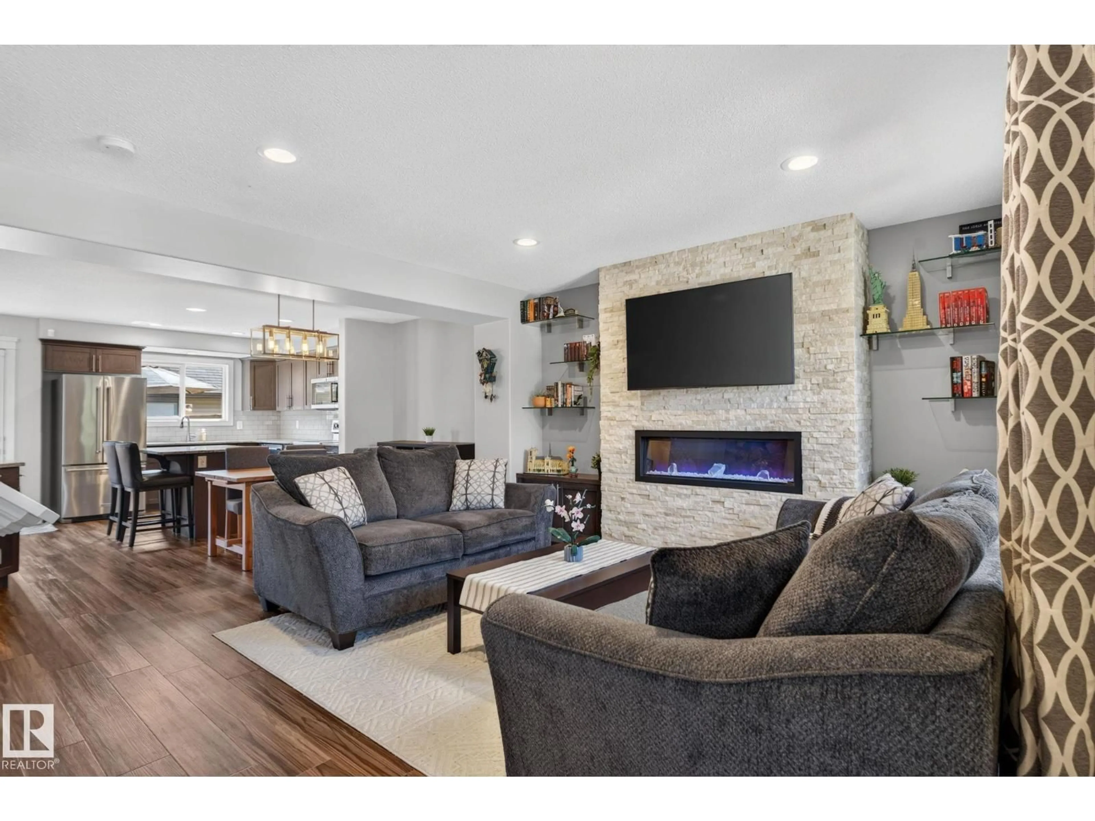 Living room with furniture, unknown for 319 DESROCHERS BV, Edmonton Alberta T6W3J1