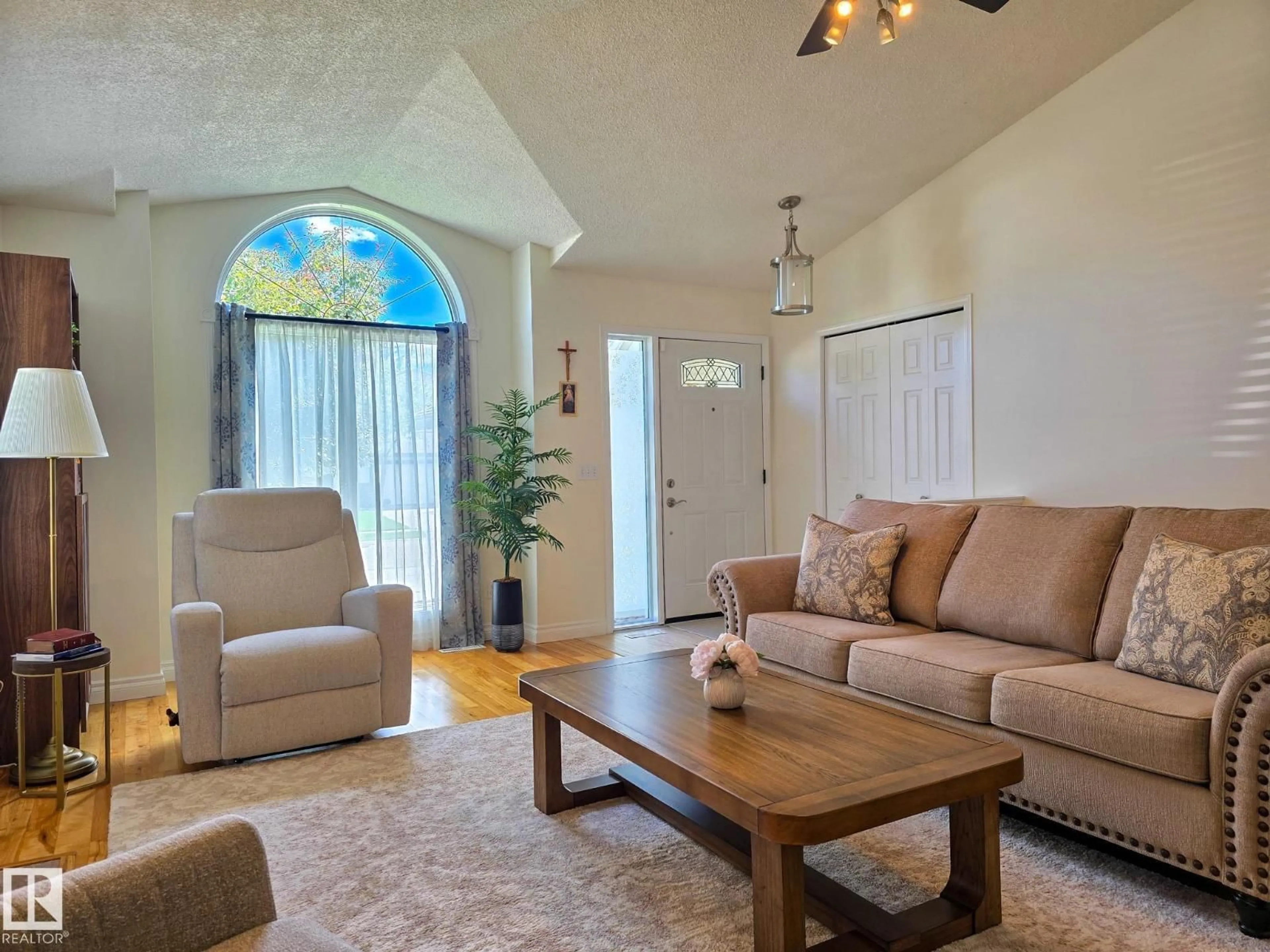 Living room with furniture, unknown for 22 DUNFIELD CR, St. Albert Alberta T8N6R7