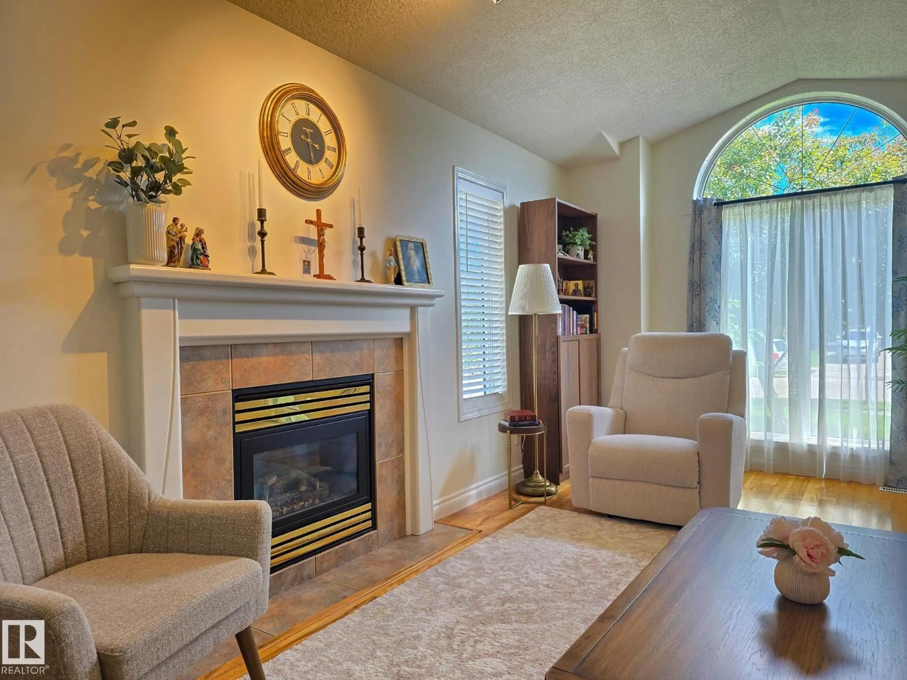 Living room with furniture, unknown for 22 DUNFIELD CR, St. Albert Alberta T8N6R7