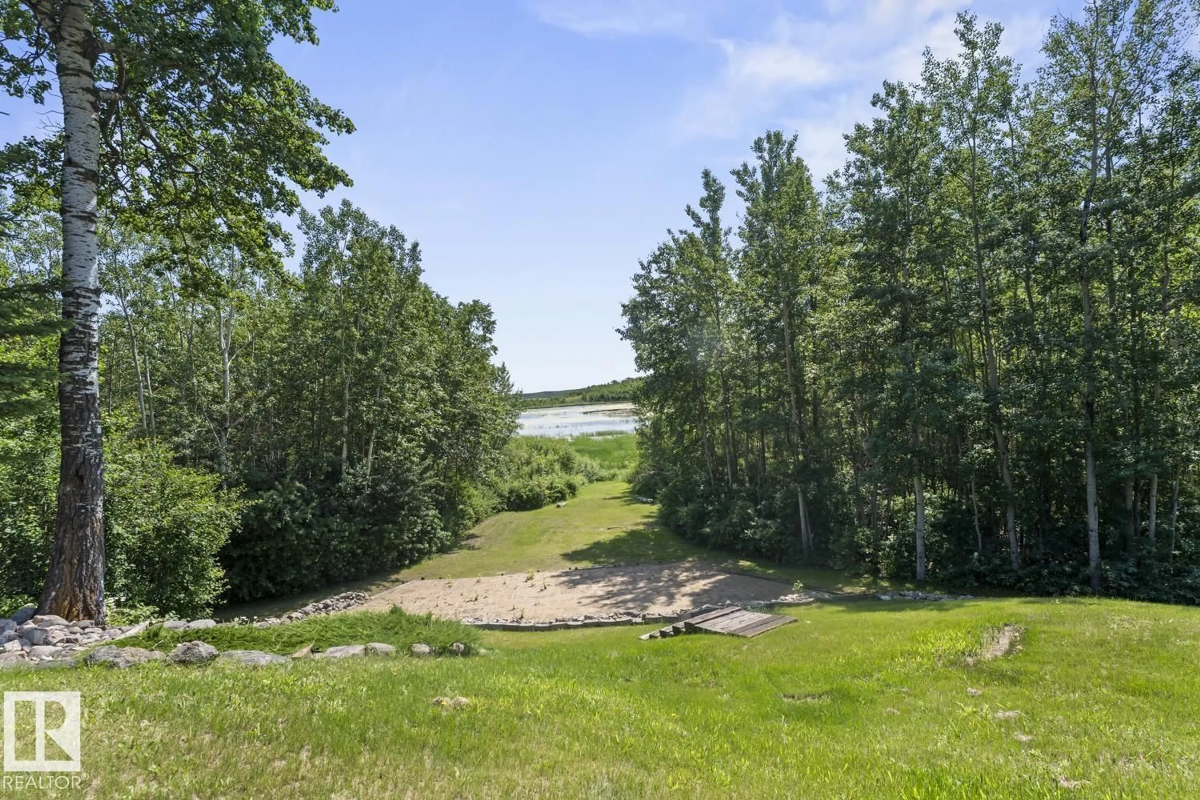 A pic from outside/outdoor area/front of a property/back of a property/a pic from drone, water/lake/river/ocean view for A&B - 11031 HGHWAY 28, Rural St. Paul County Alberta T0A0C0