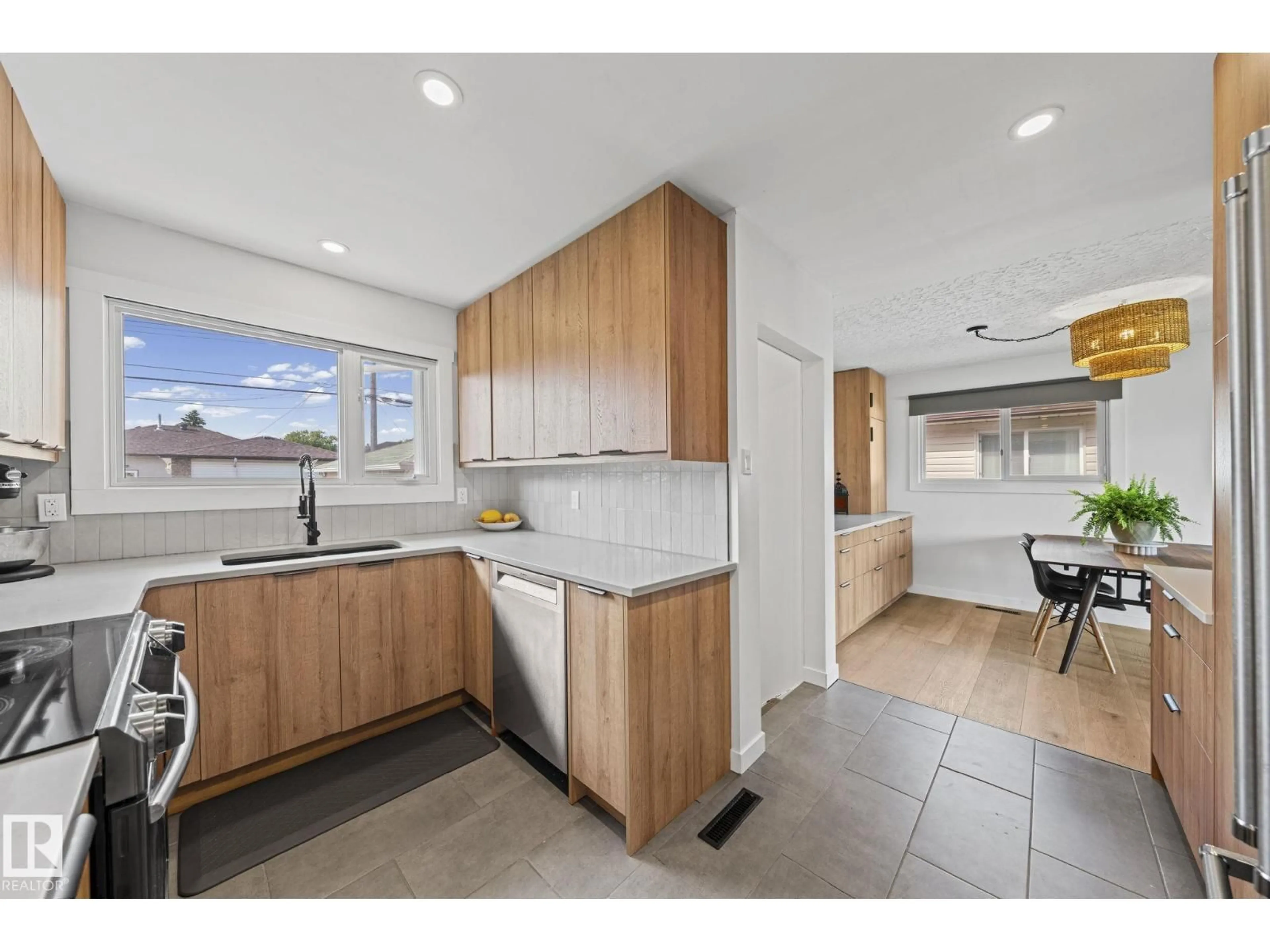 Standard kitchen, unknown for 5707 95 AV, Edmonton Alberta T6B1A4