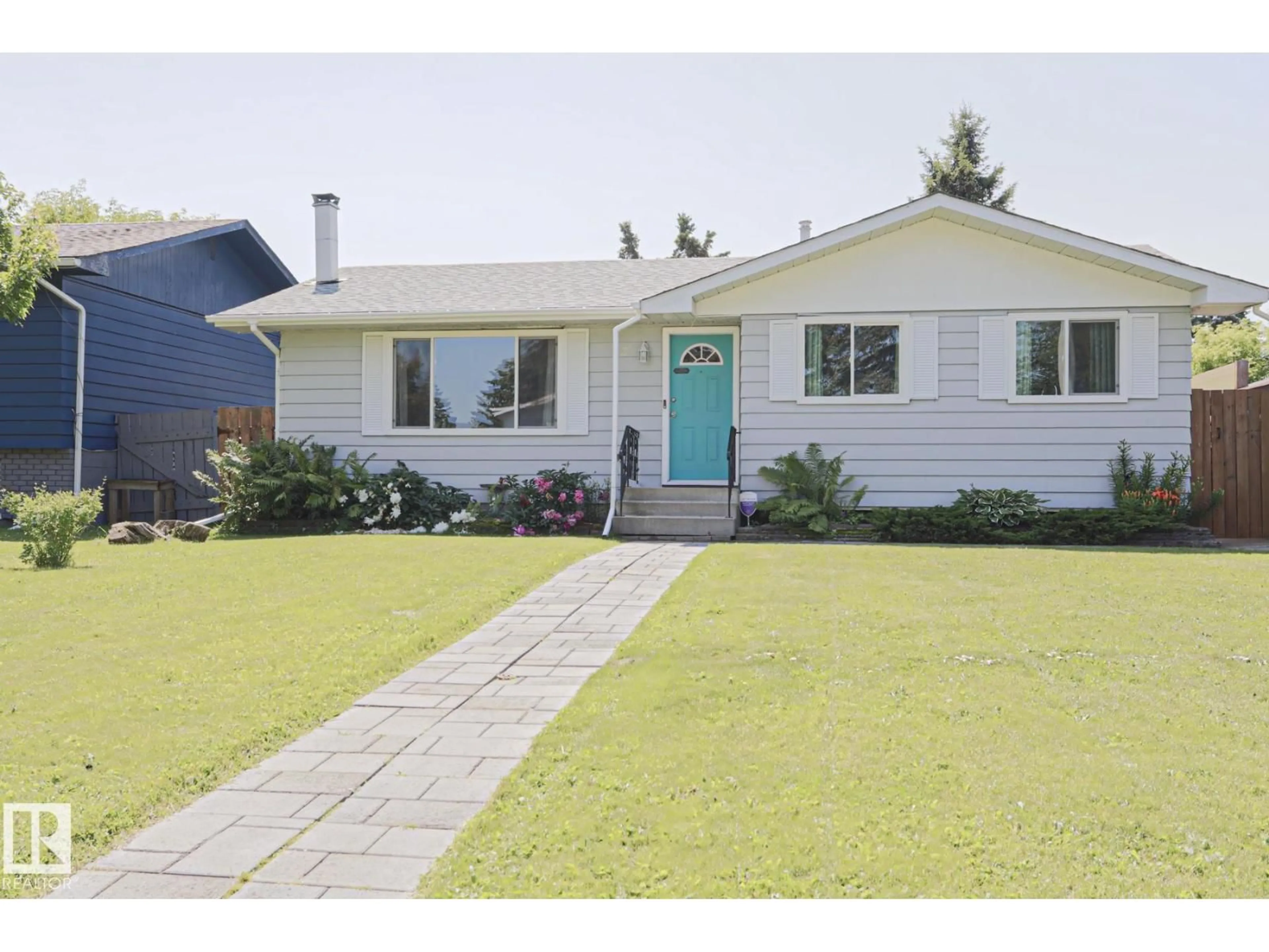 Home with vinyl exterior material, street for 2 BEECHMONT AV, Spruce Grove Alberta T7X1C7