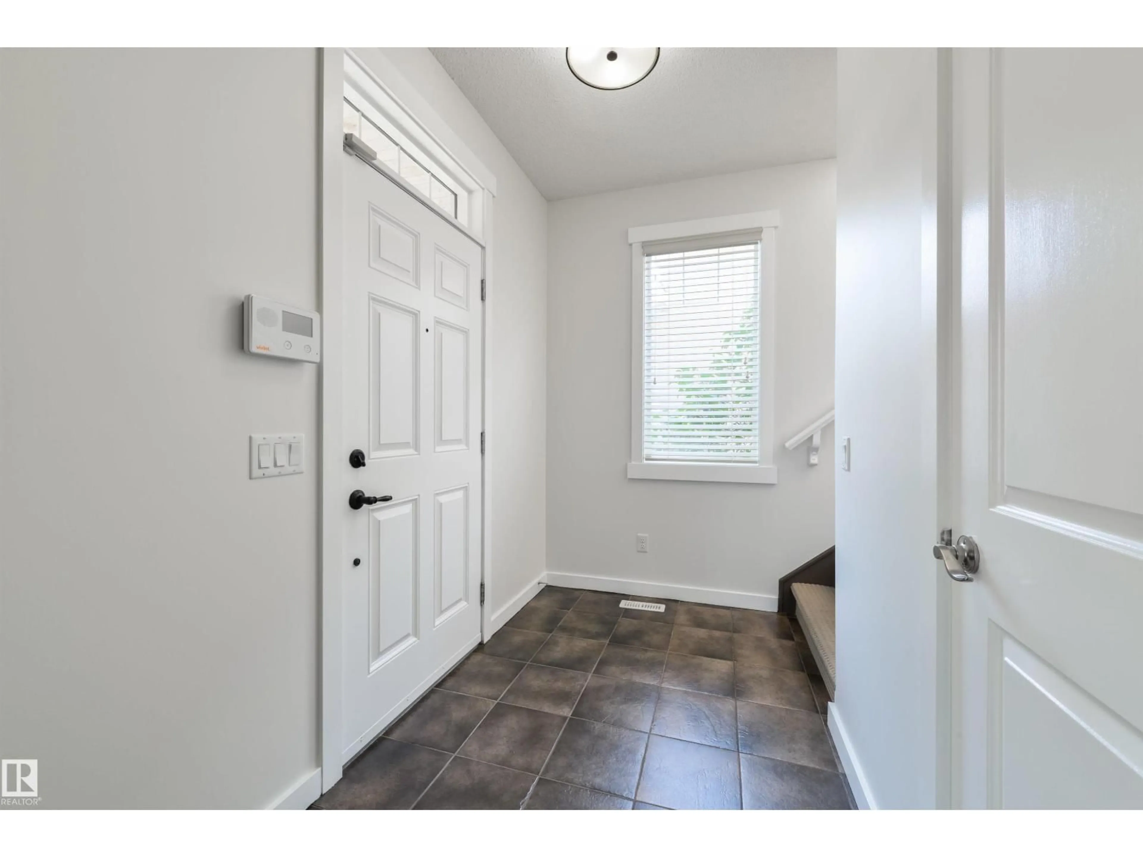 Indoor entryway for 1607 KERR RD, Edmonton Alberta T5E4P6