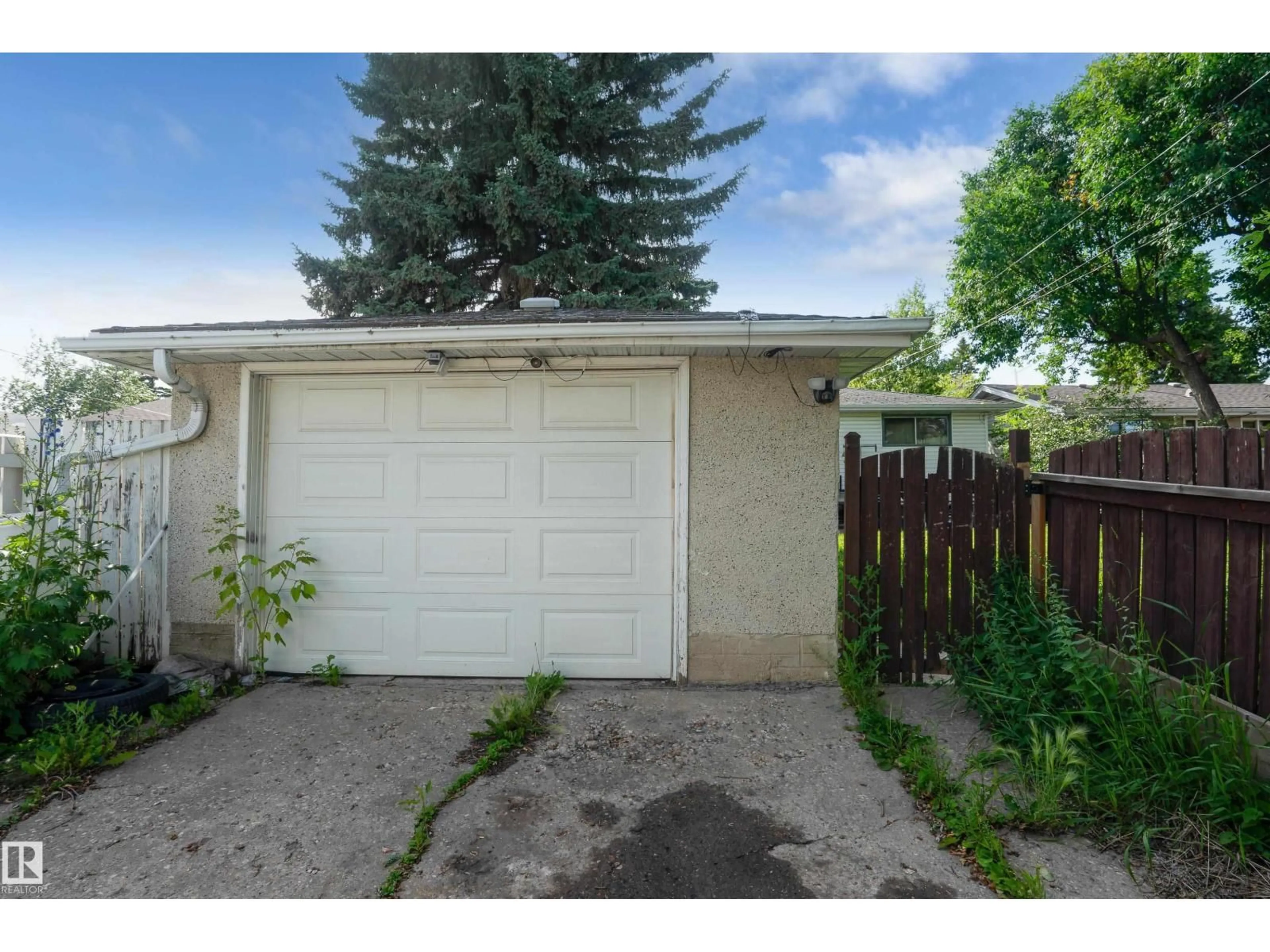 Unknown for 5307 105 ST, Edmonton Alberta T6H2M7