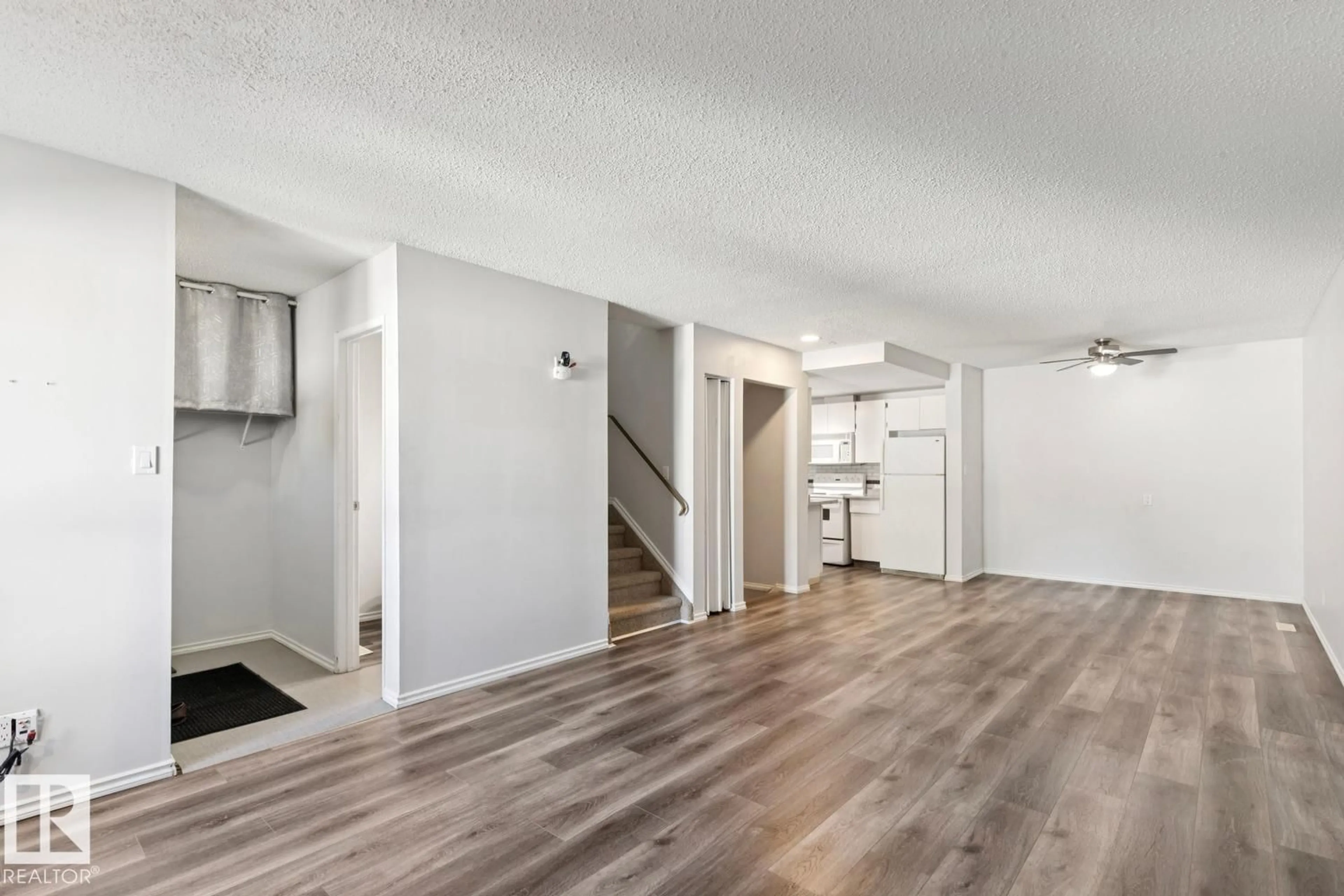 Unknown for NW - 6356 184 ST, Edmonton Alberta T5T2N8