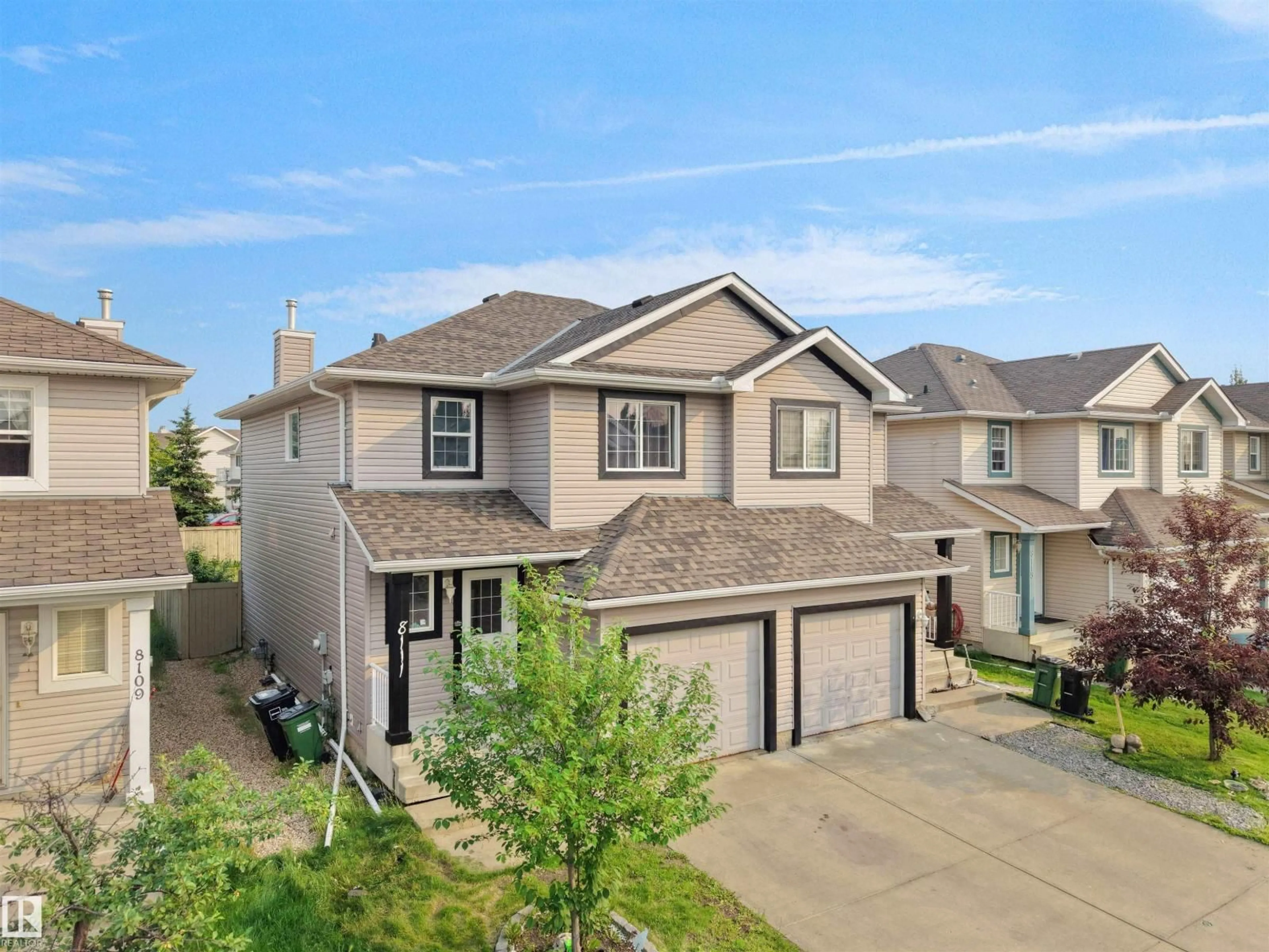 A pic from outside/outdoor area/front of a property/back of a property/a pic from drone, street for 8111 7 AV SW, Edmonton Alberta T6X1L9