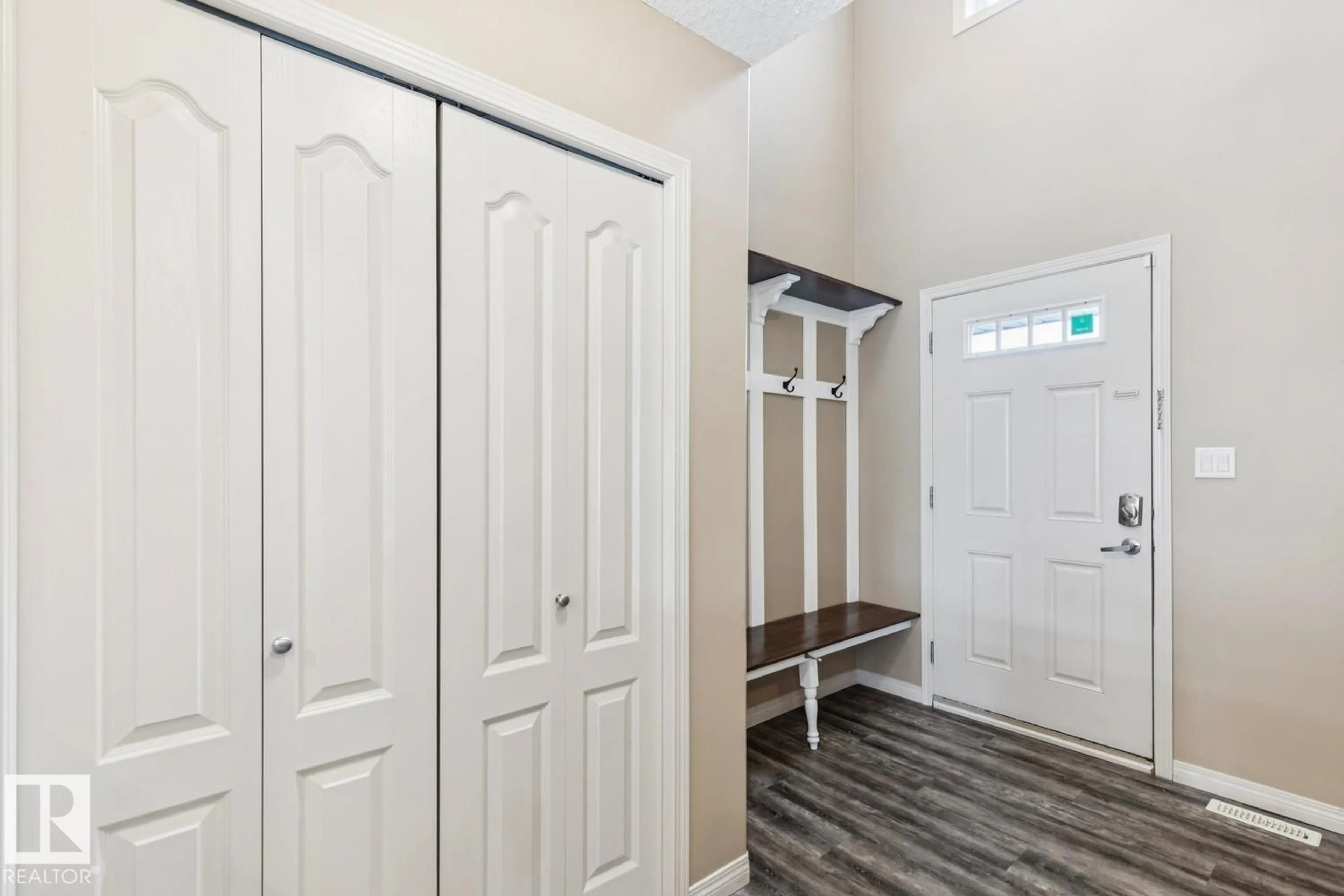 Indoor entryway for NW - 16765 119 ST, Edmonton Alberta T5X6K4