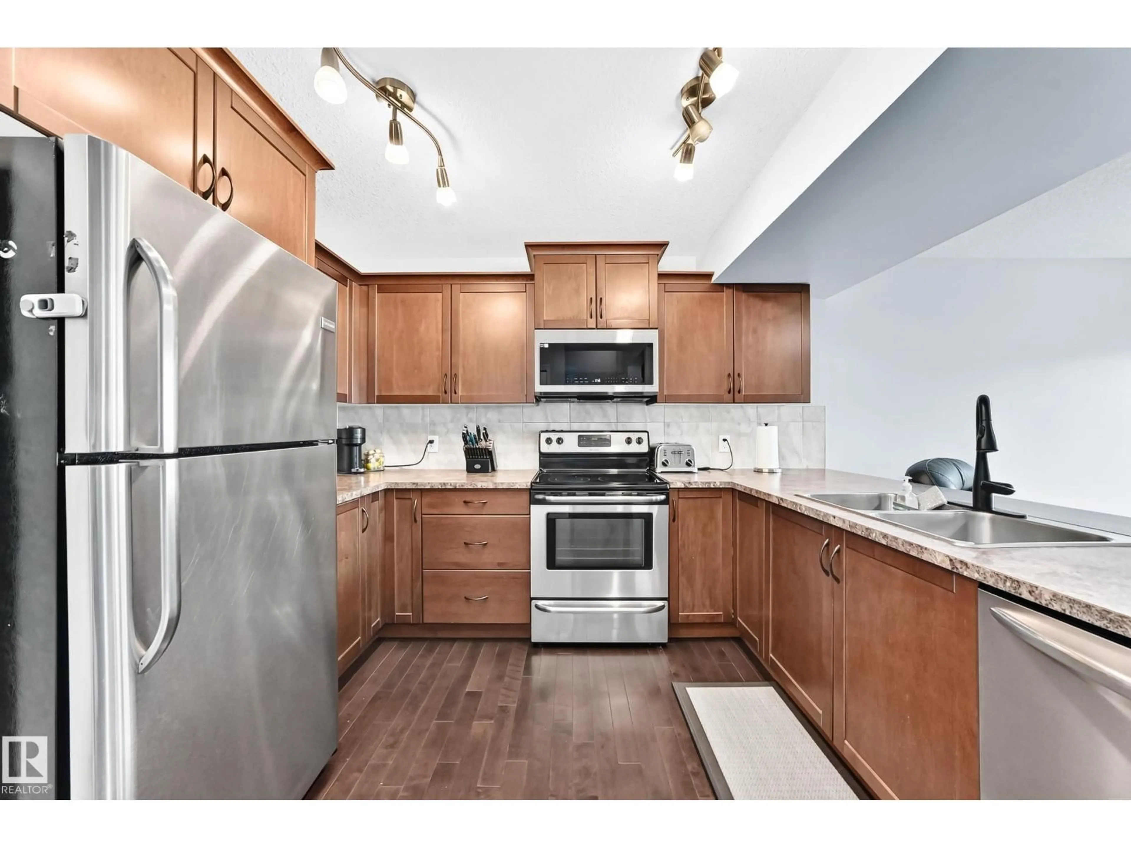 Standard kitchen, unknown for 7481 ELLESMERE WY, Sherwood Park Alberta T8H0P6
