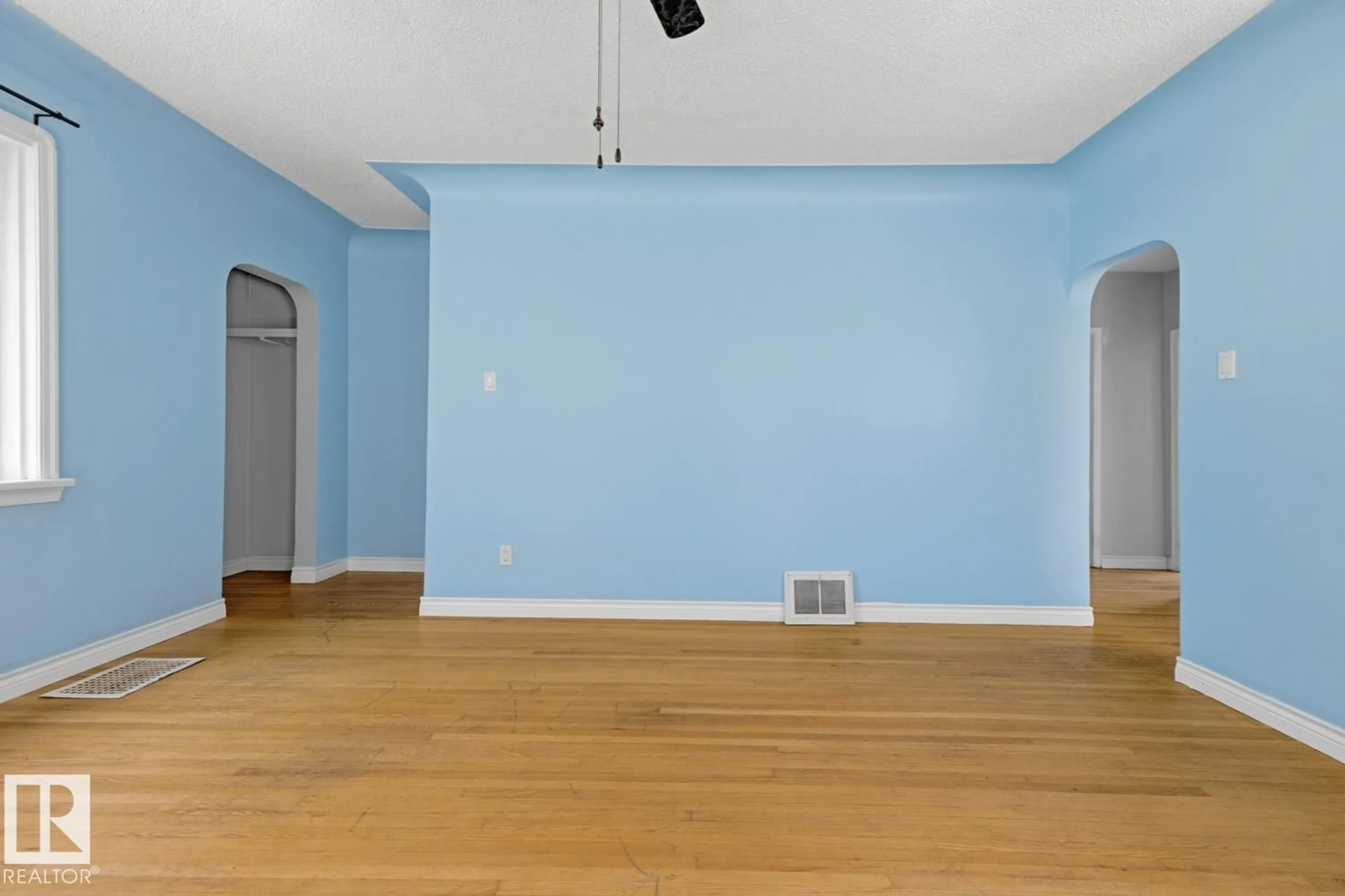 A pic of a room for 12119 95A ST, Edmonton Alberta T5G1R8