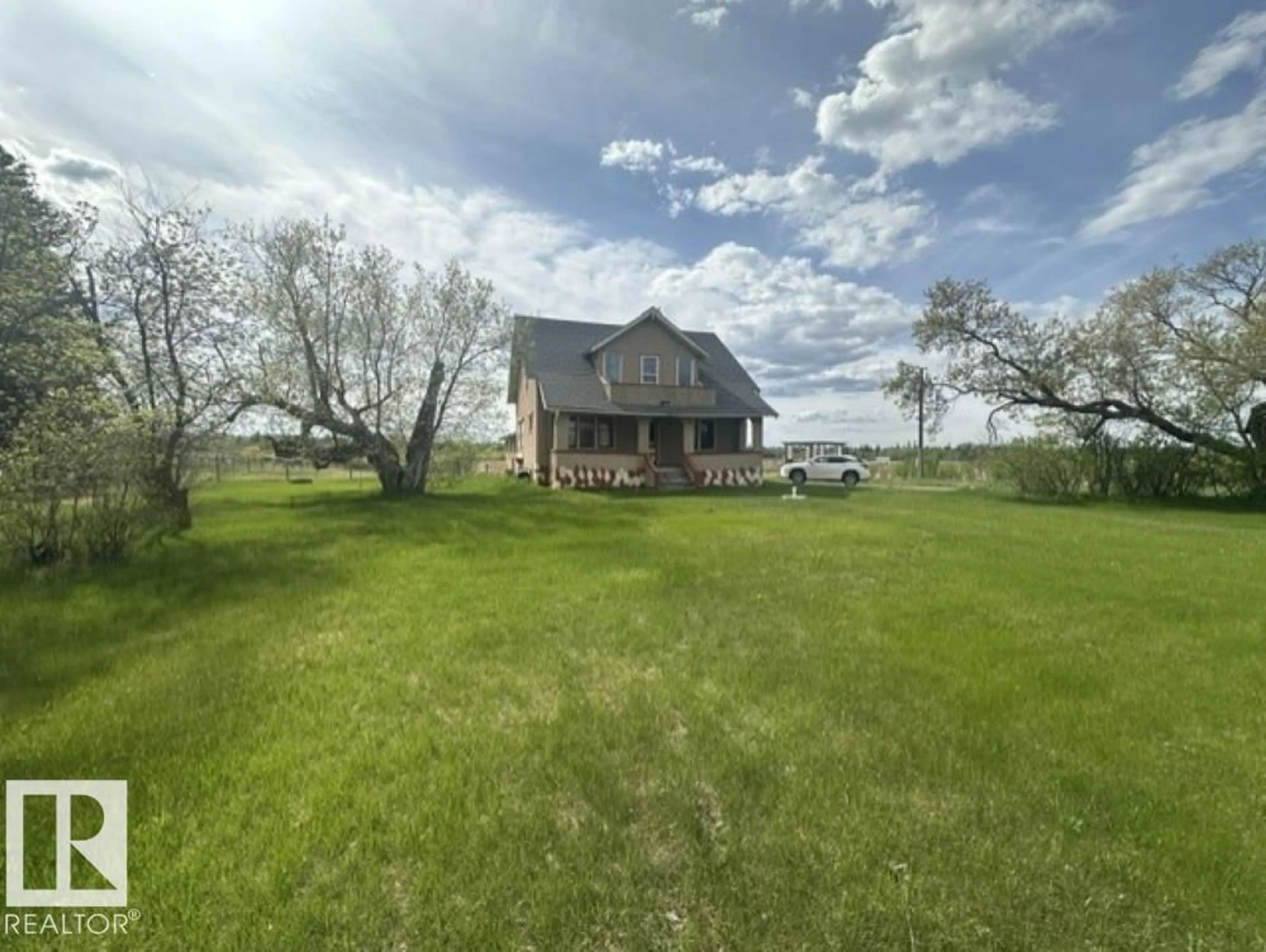 A pic from outside/outdoor area/front of a property/back of a property/a pic from drone, water/lake/river/ocean view for 449 JENNIFER HEIL WY, Spruce Grove Alberta T7X0A3