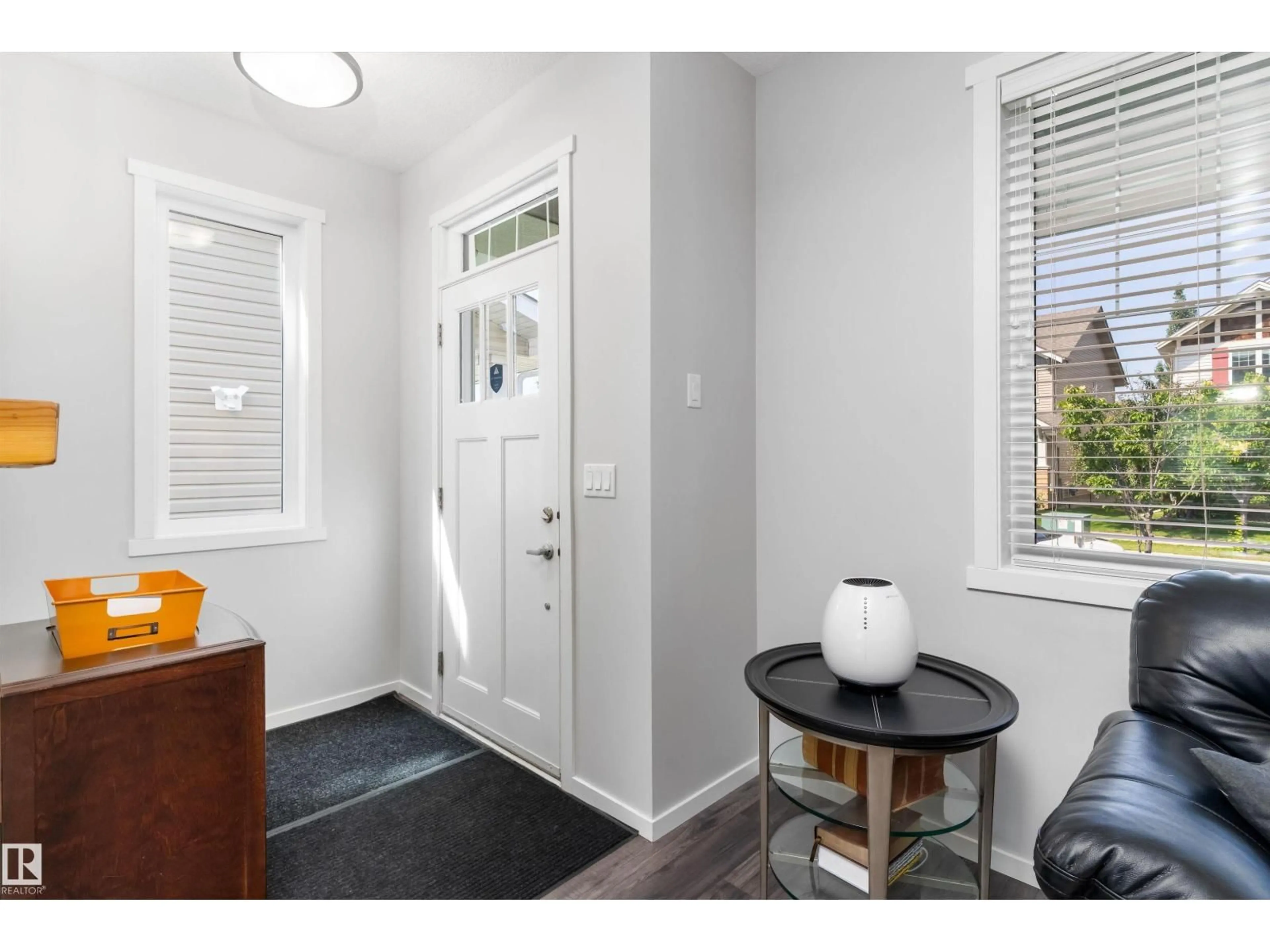 Indoor entryway for 3456 CUTLER CR, Edmonton Alberta T6W2B3