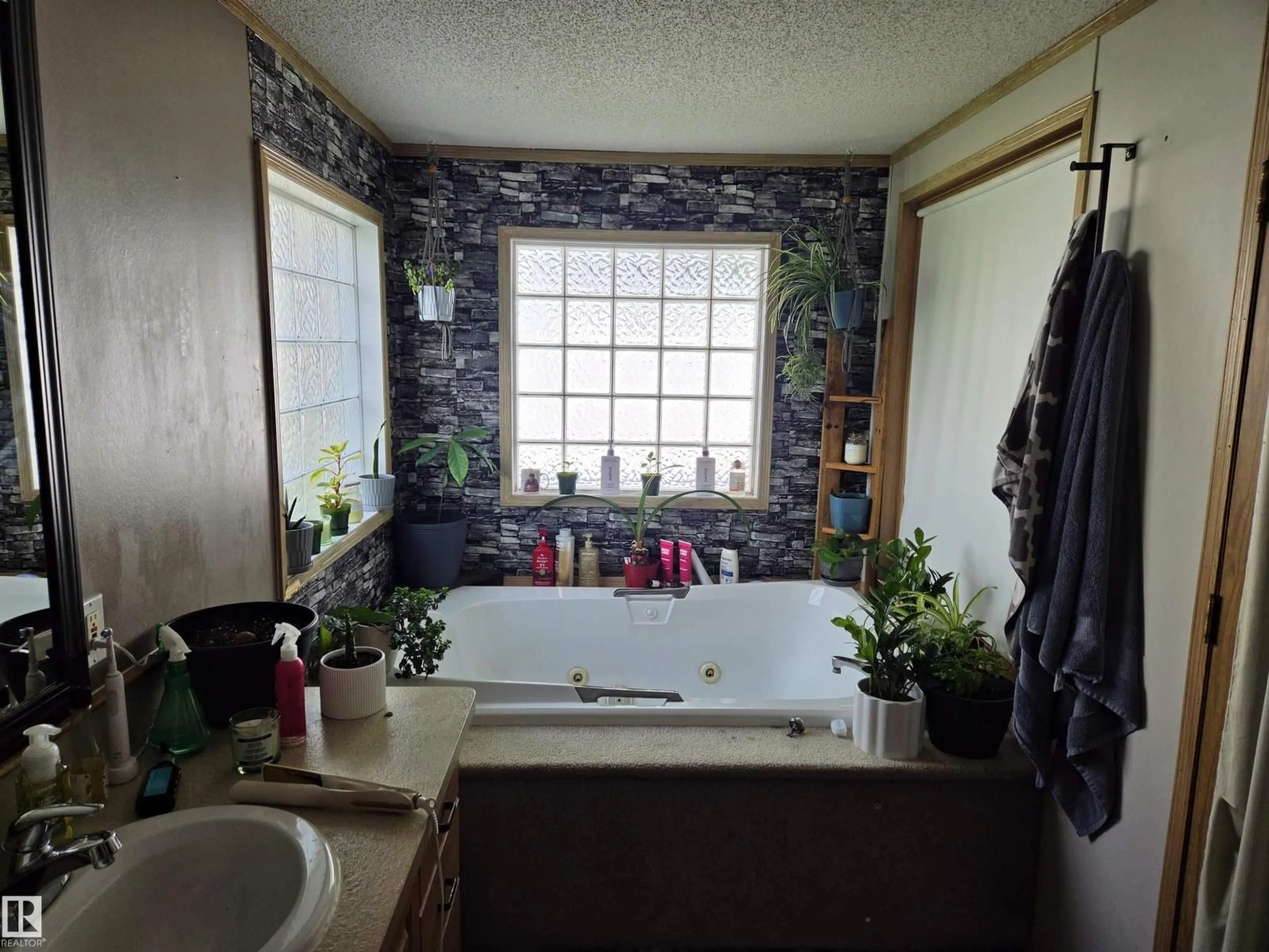 Standard bathroom, ceramic/tile floor for 89 2251 50 STREET, Drayton Valley Alberta T7A1M9
