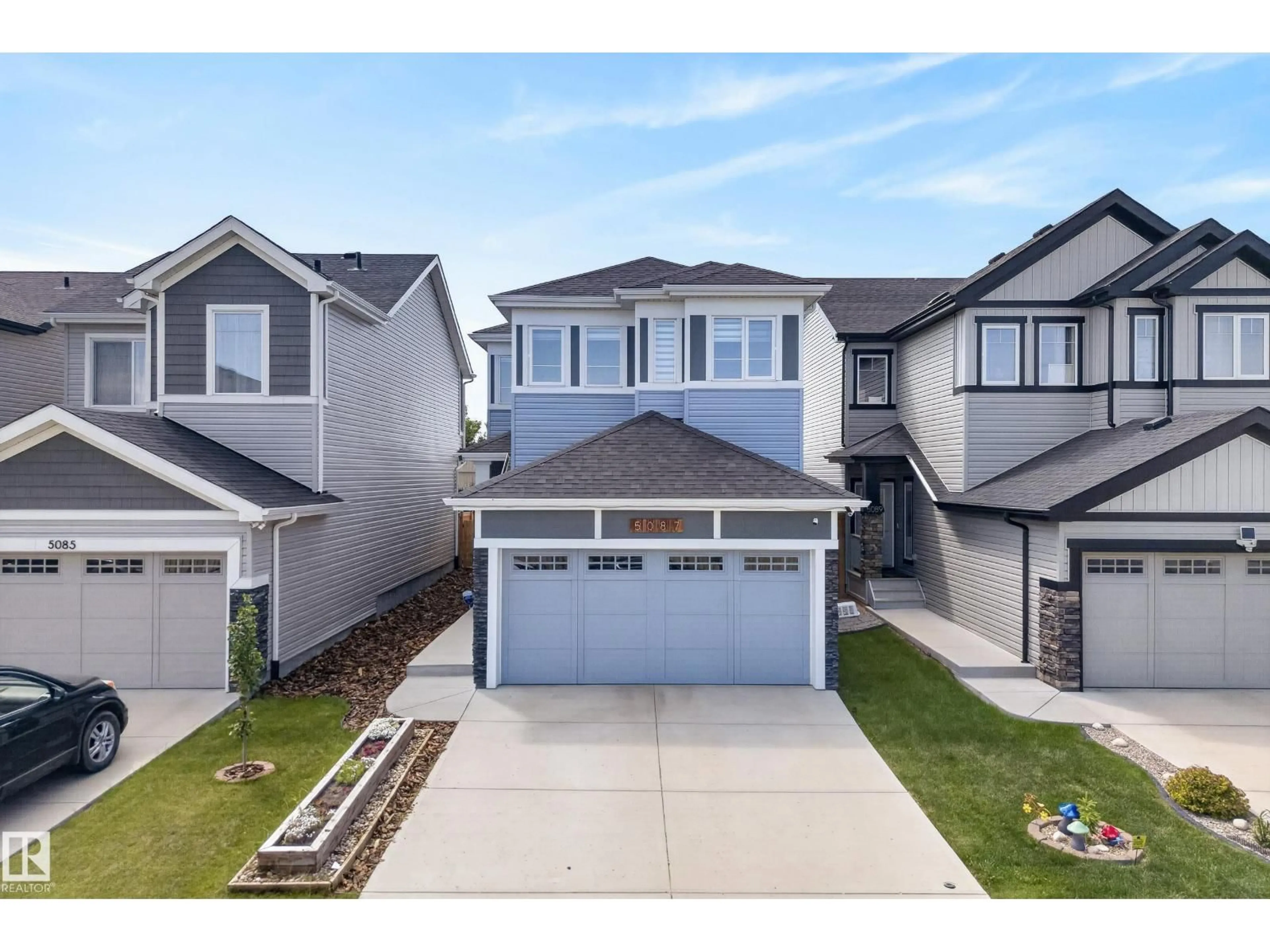 A pic from outside/outdoor area/front of a property/back of a property/a pic from drone, street for 5087 ANDISON CL, Edmonton Alberta T6W3T5