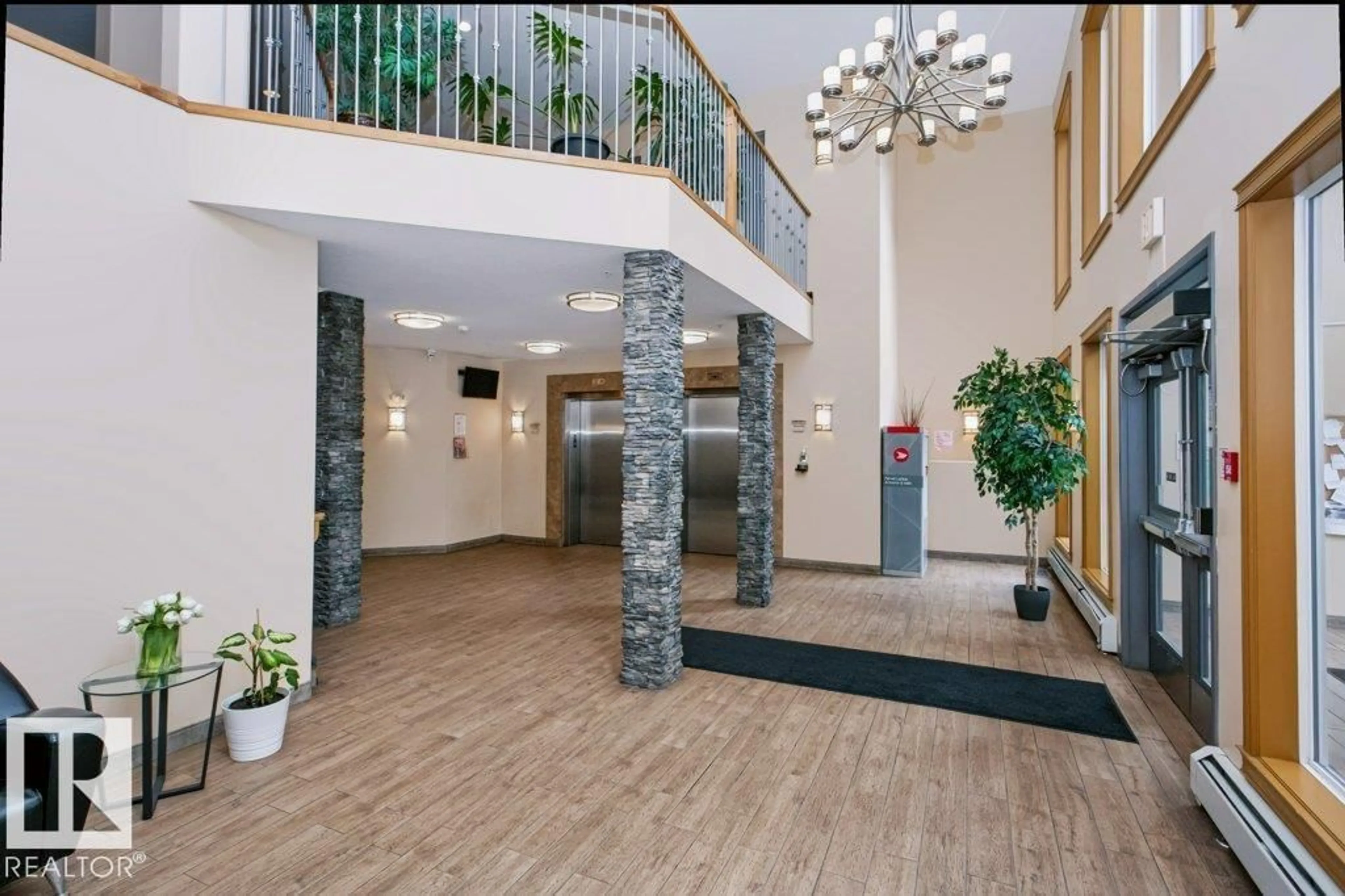 Lobby for 10121 - 137 80 AV, Edmonton Alberta T6E0B9