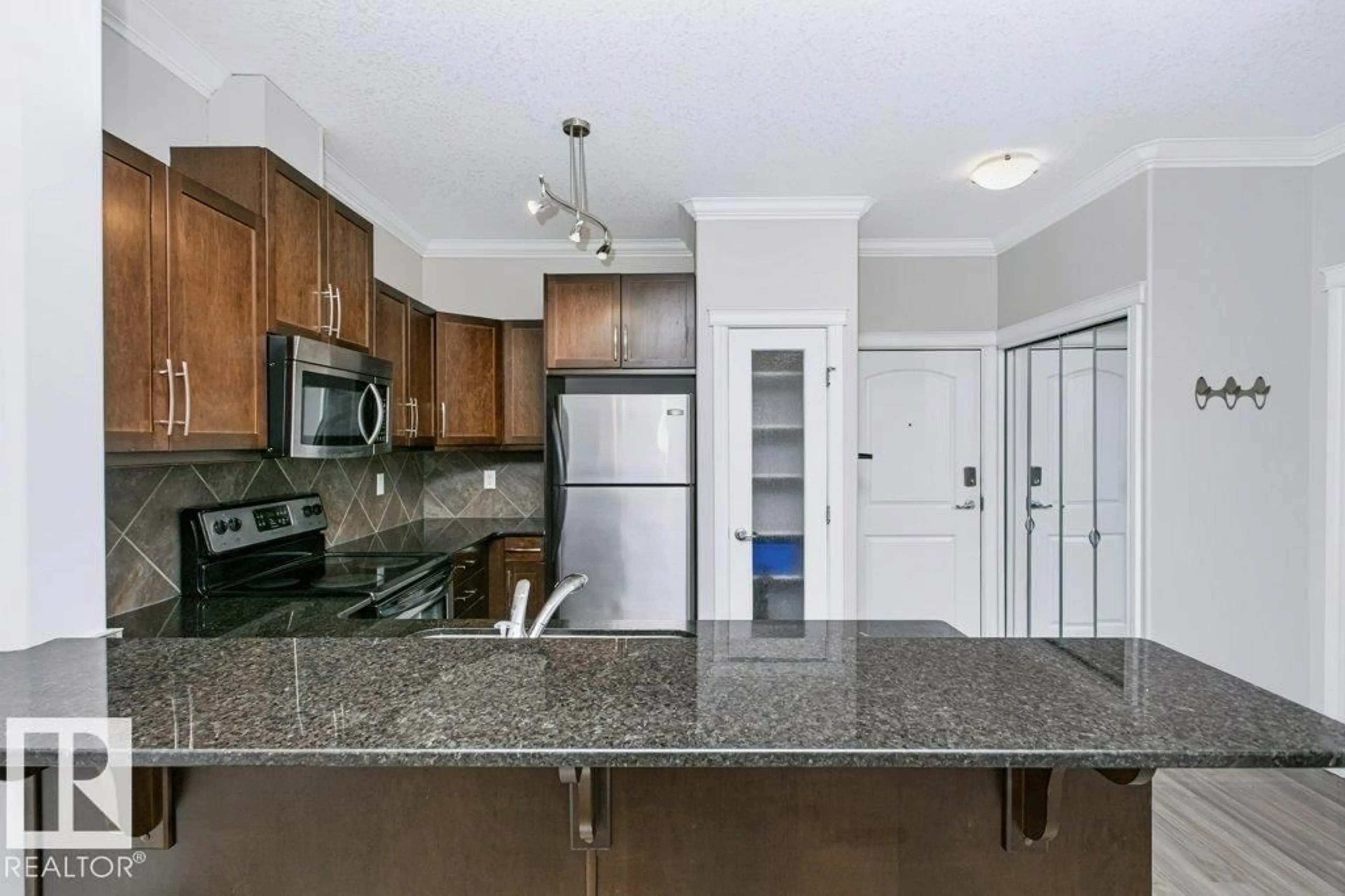 Standard kitchen, unknown for 10121 - 137 80 AV, Edmonton Alberta T6E0B9