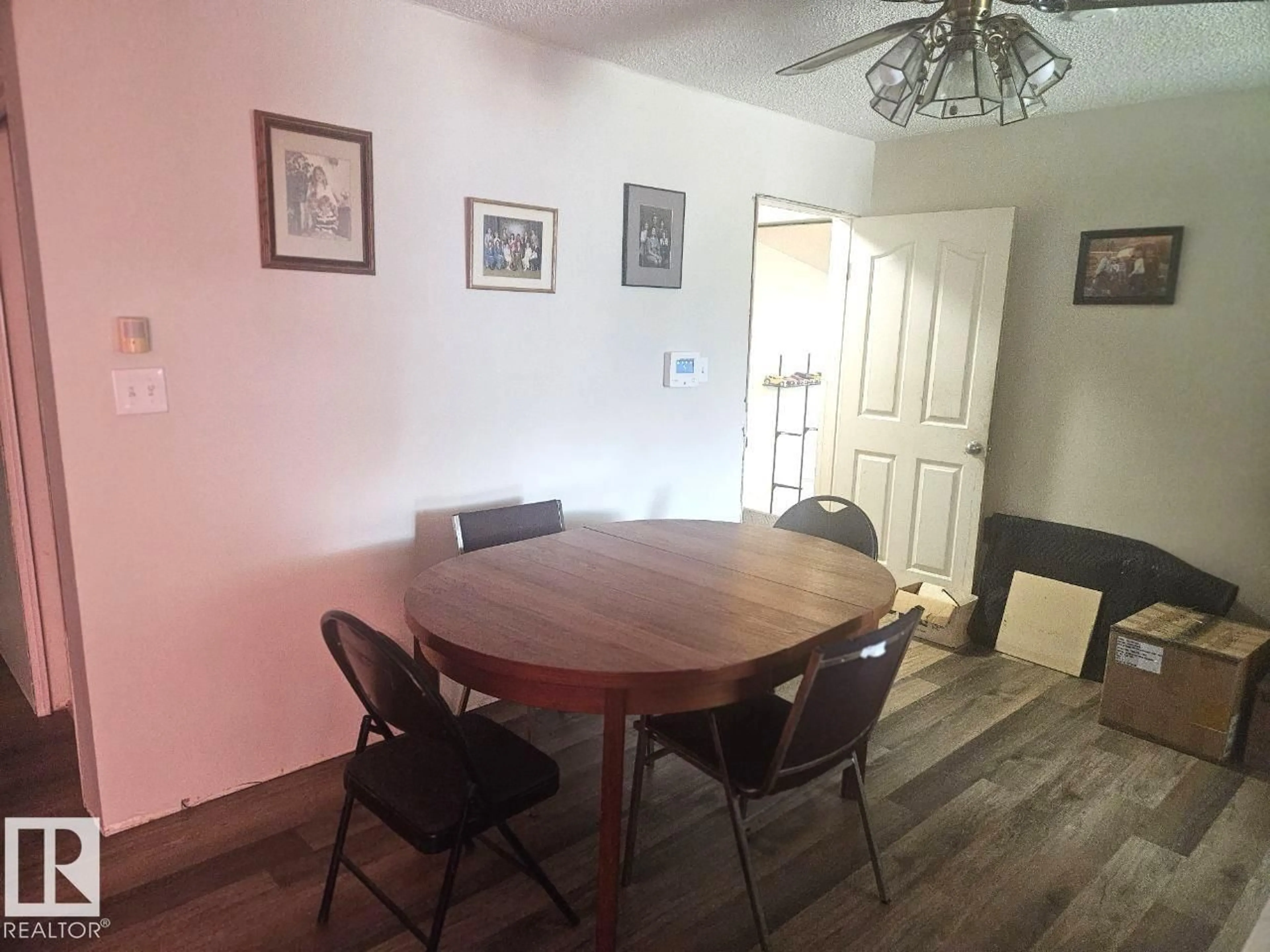 Dining room, unknown for 5306 18A AV, Edmonton Alberta T6L1J8