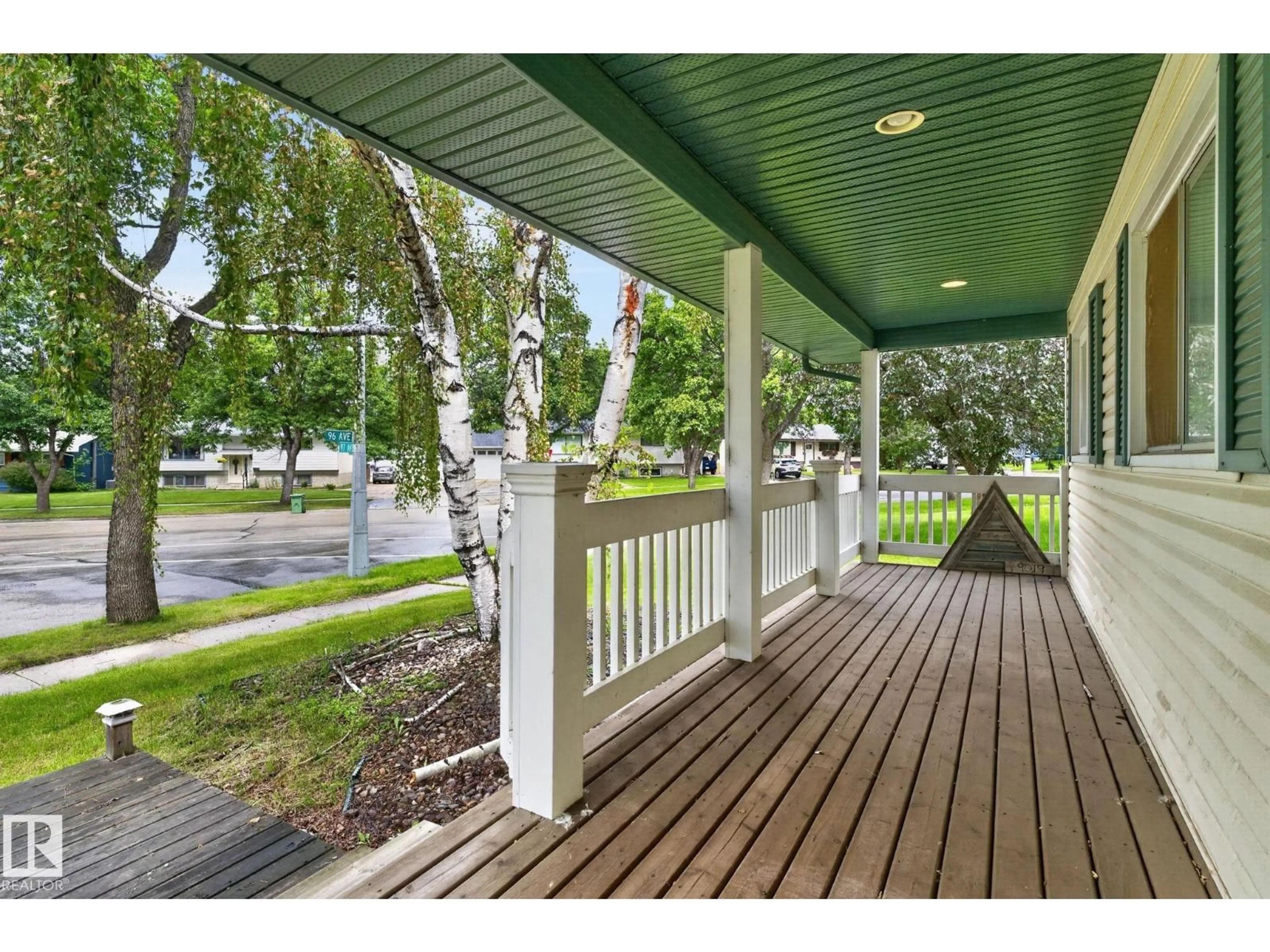 Patio, street for 9019 96 AV, Fort Saskatchewan Alberta T8L1E6