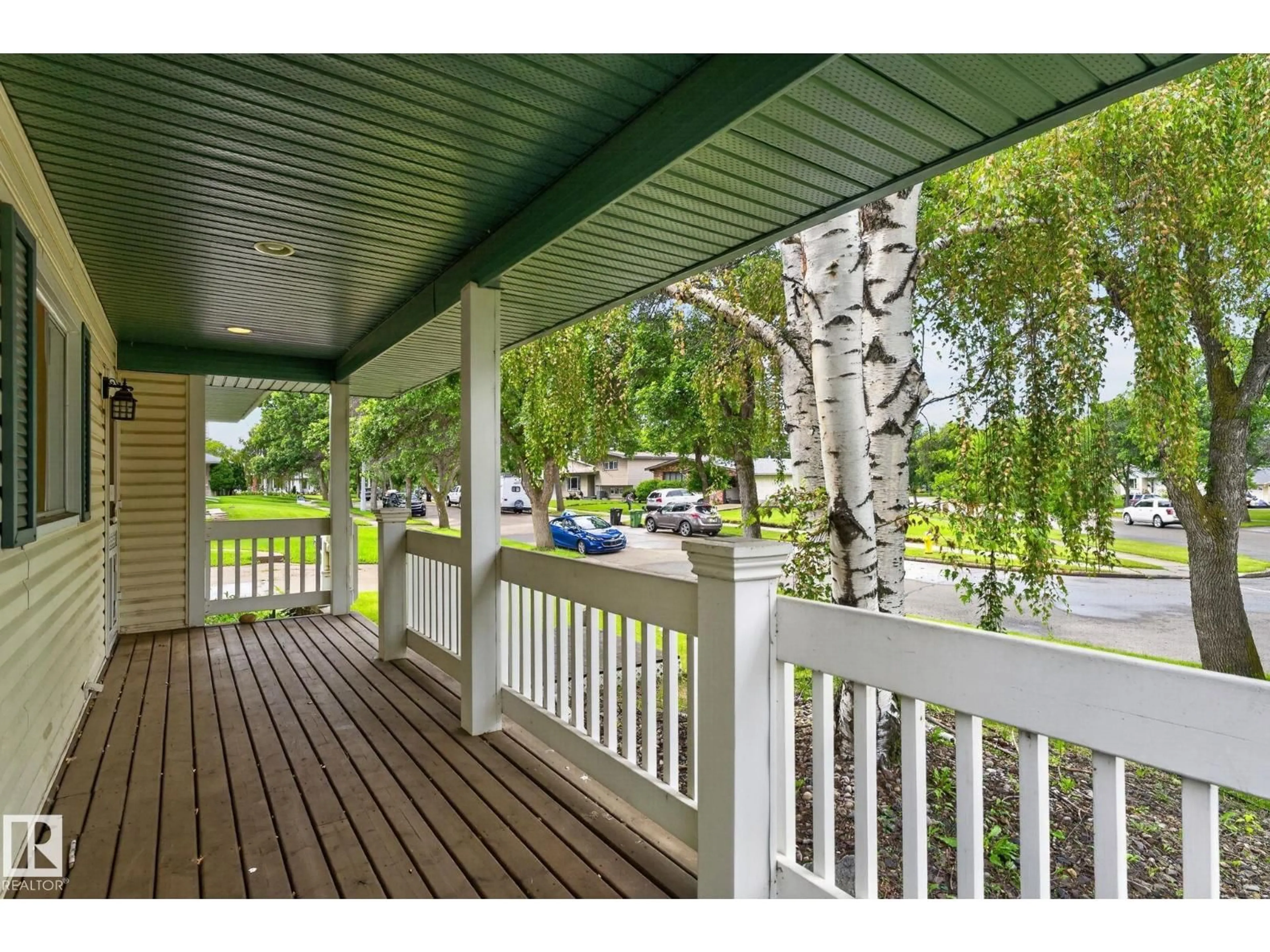 Patio, water/lake/river/ocean view for 9019 96 AV, Fort Saskatchewan Alberta T8L1E6