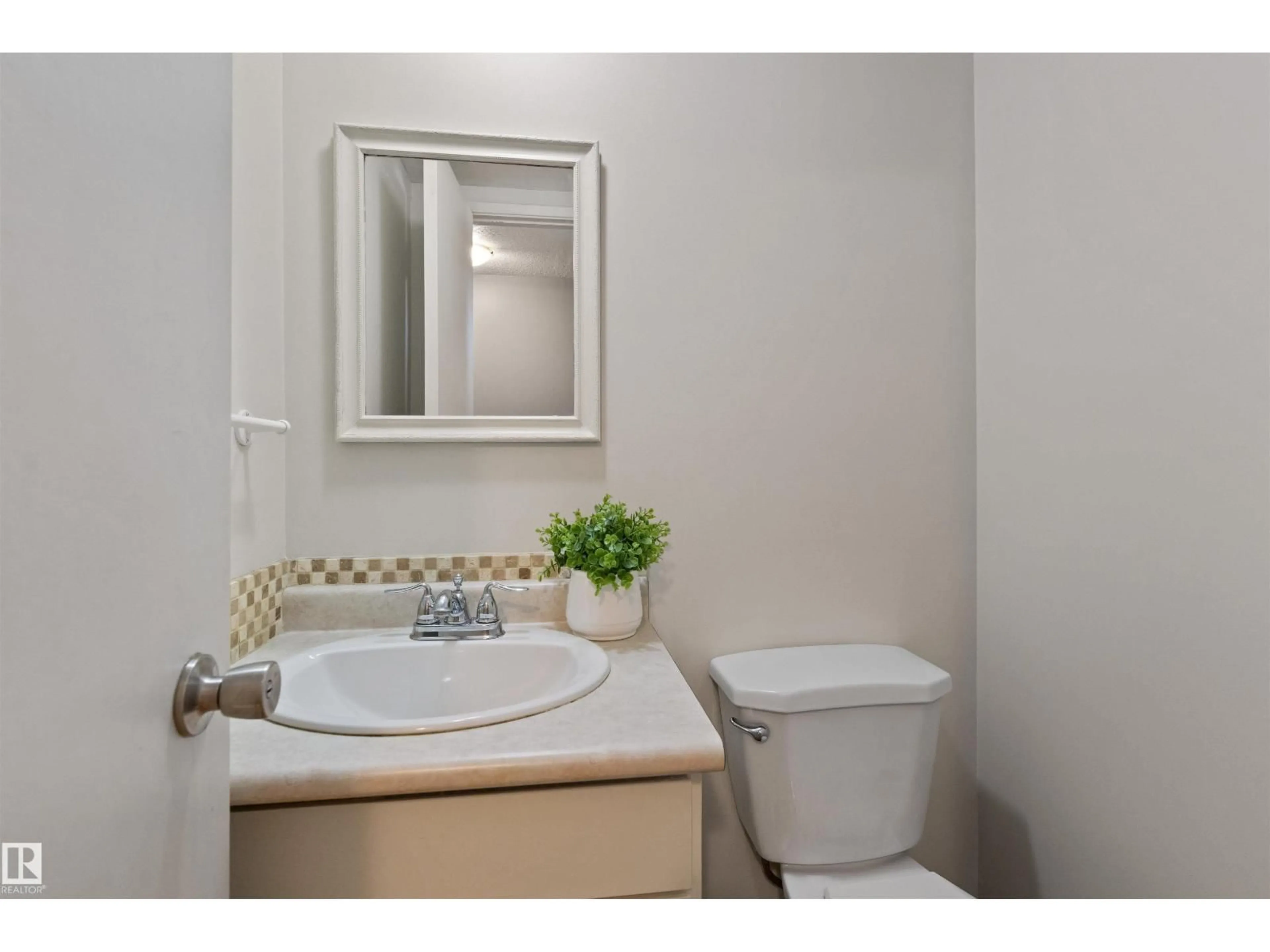 Standard bathroom, unknown for 105 GRANDIN VG, St. Albert Alberta T8N1R9