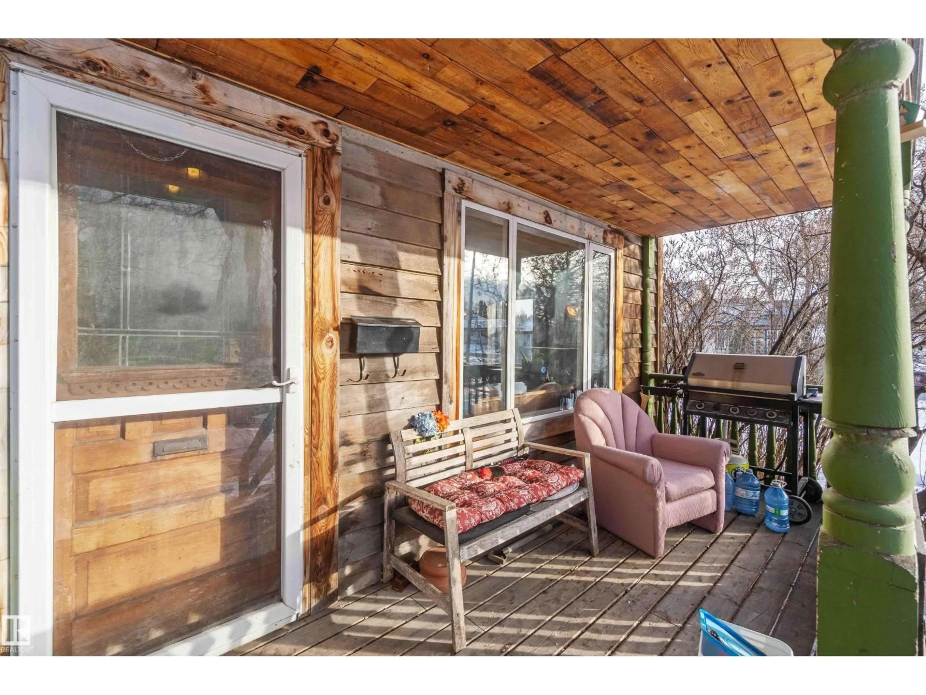 Patio, unknown for NW - 10207 88 ST, Edmonton Alberta T5H1P4