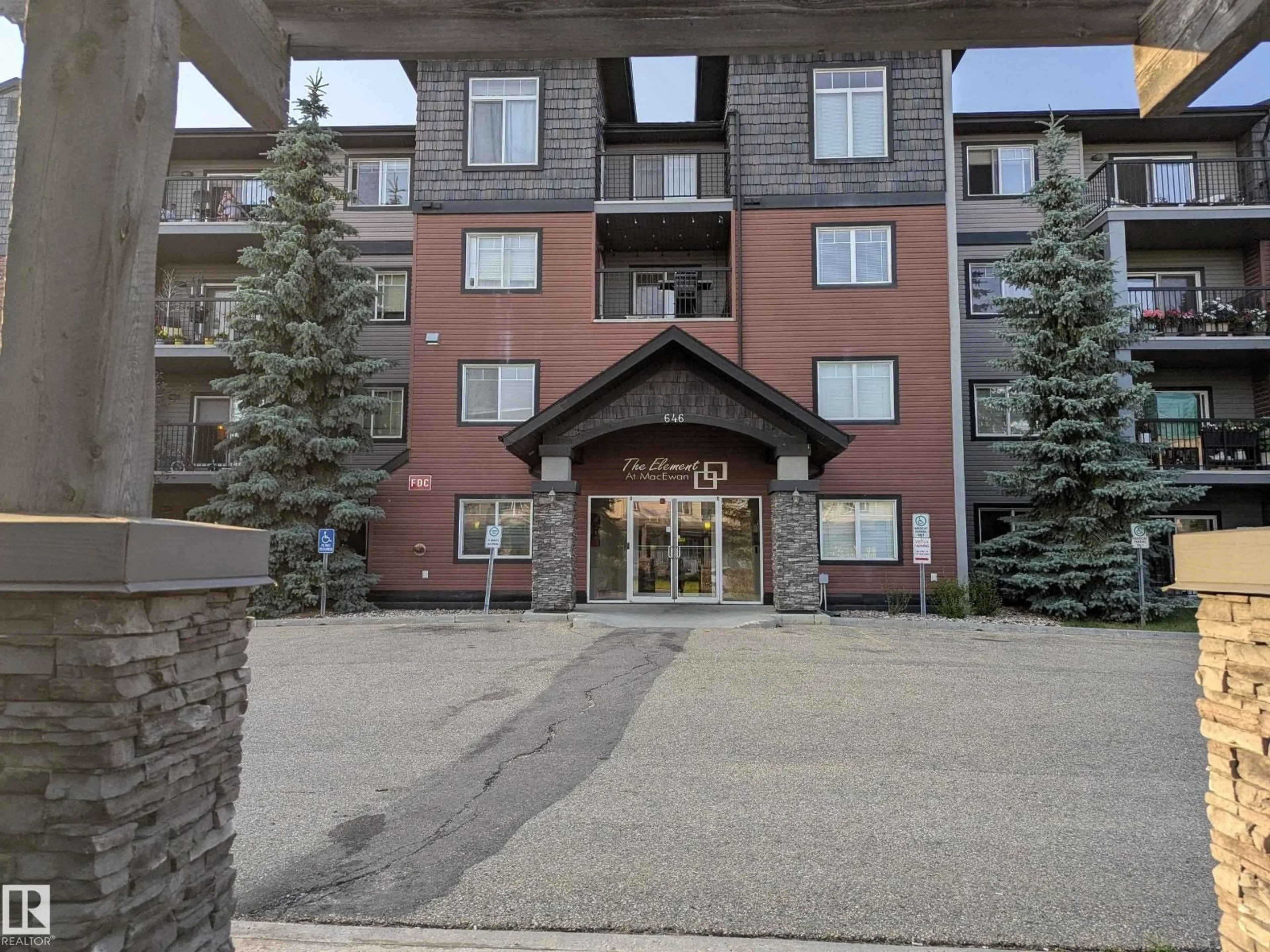 Indoor foyer for #417 - 646 MCALLISTER LO, Edmonton Alberta T5W0B5