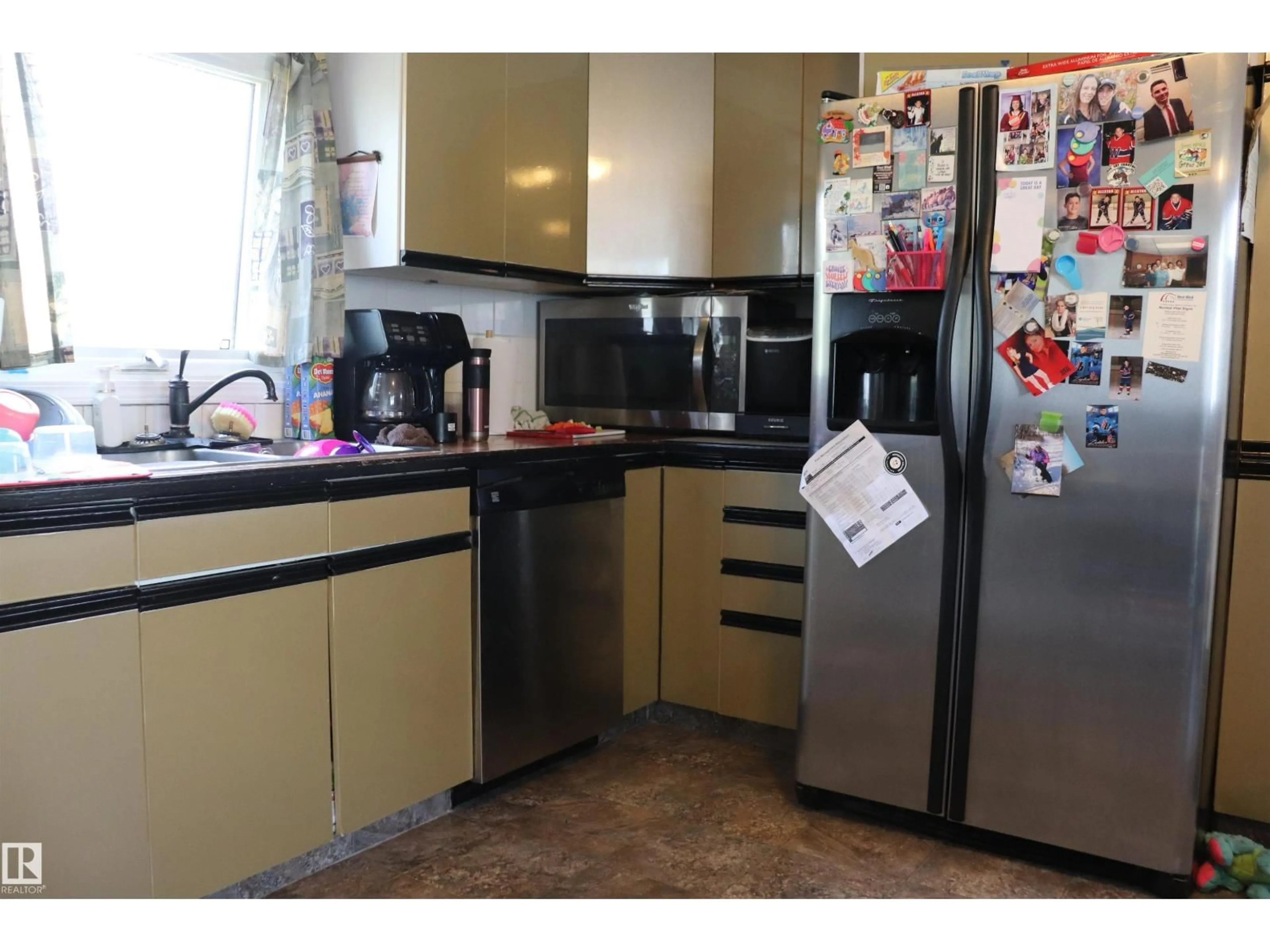 Standard kitchen, unknown for #54 - 4202 45 ST, Wetaskiwin Alberta T9A2L3