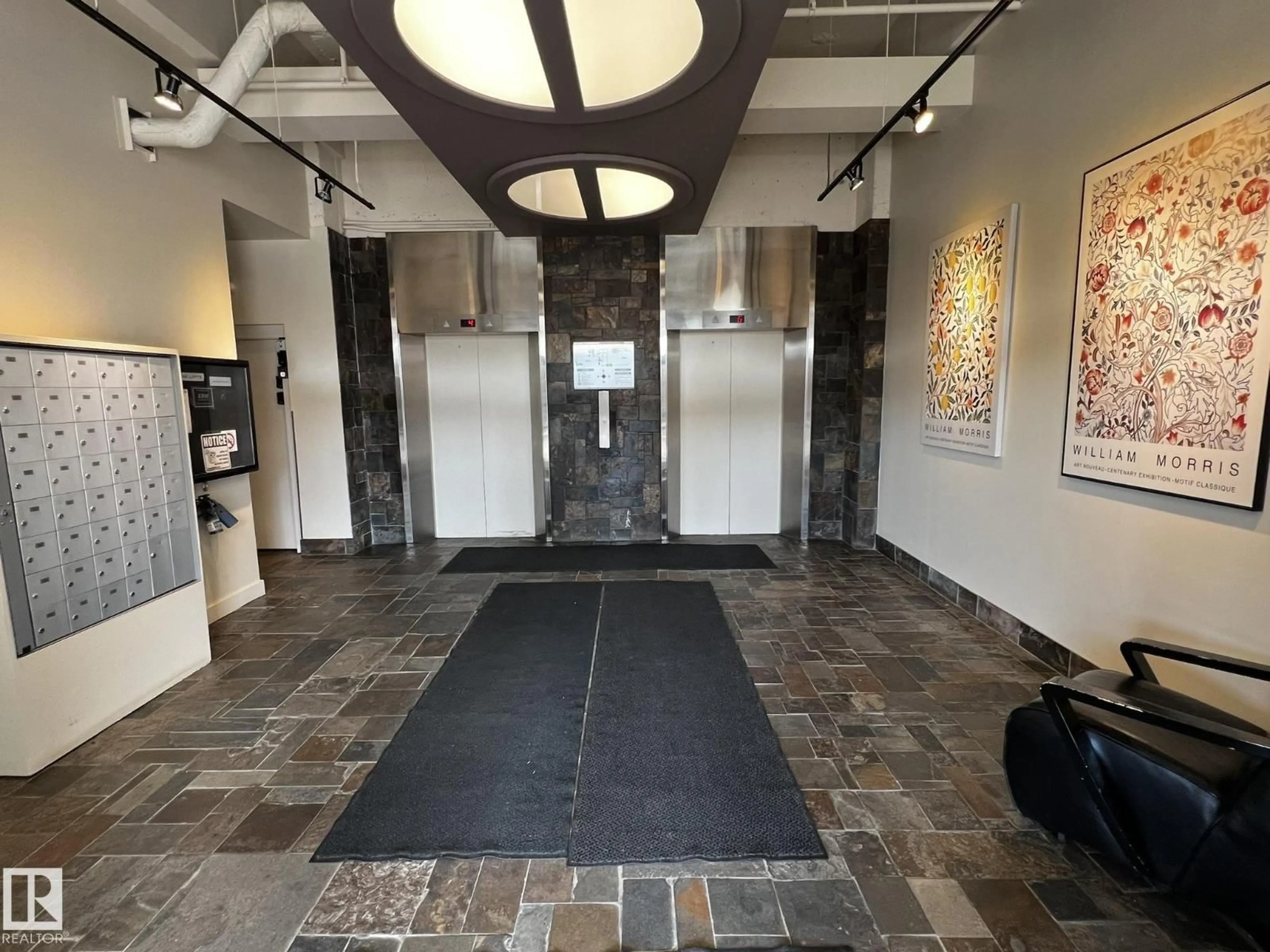 Indoor foyer for #702 - 10105 109 ST, Edmonton Alberta T5J1M8