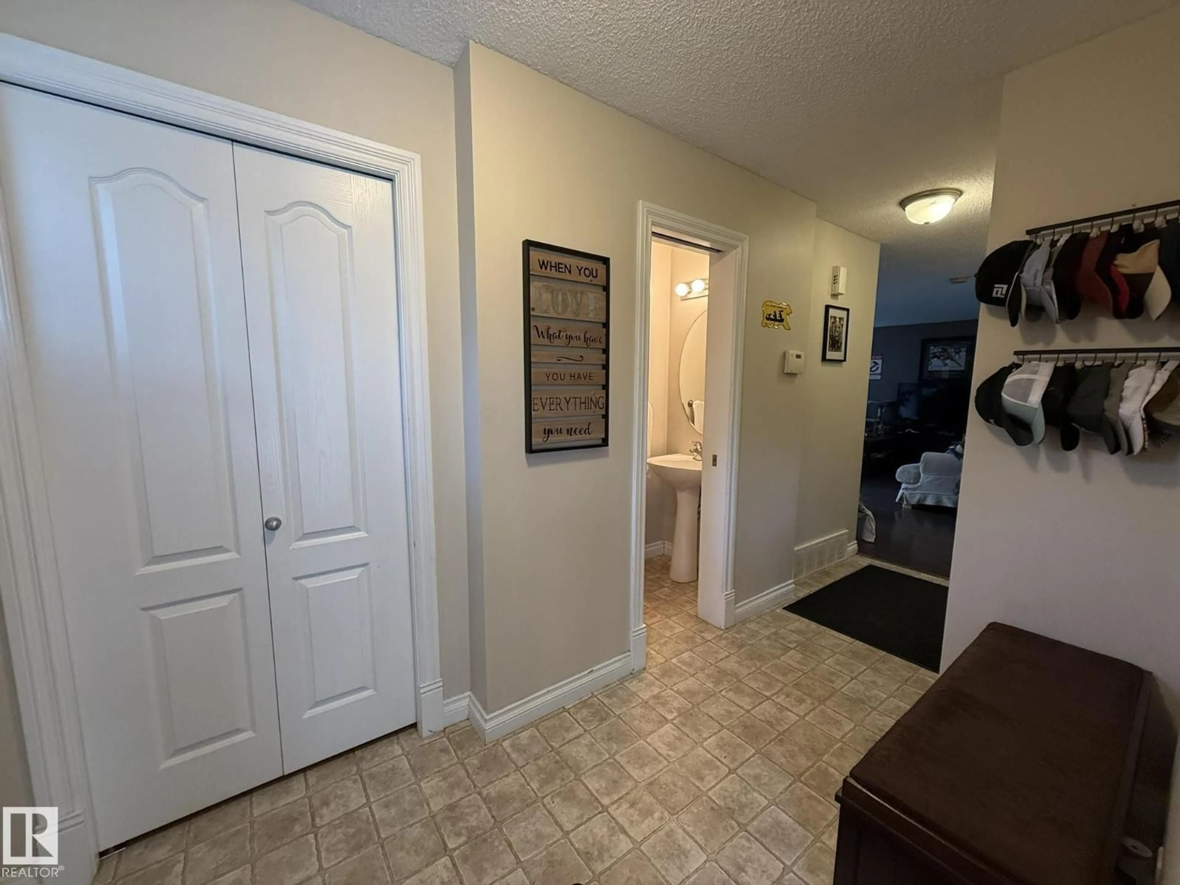 Indoor entryway for 93 12050 17 AV SW, Edmonton Alberta T6W1X4