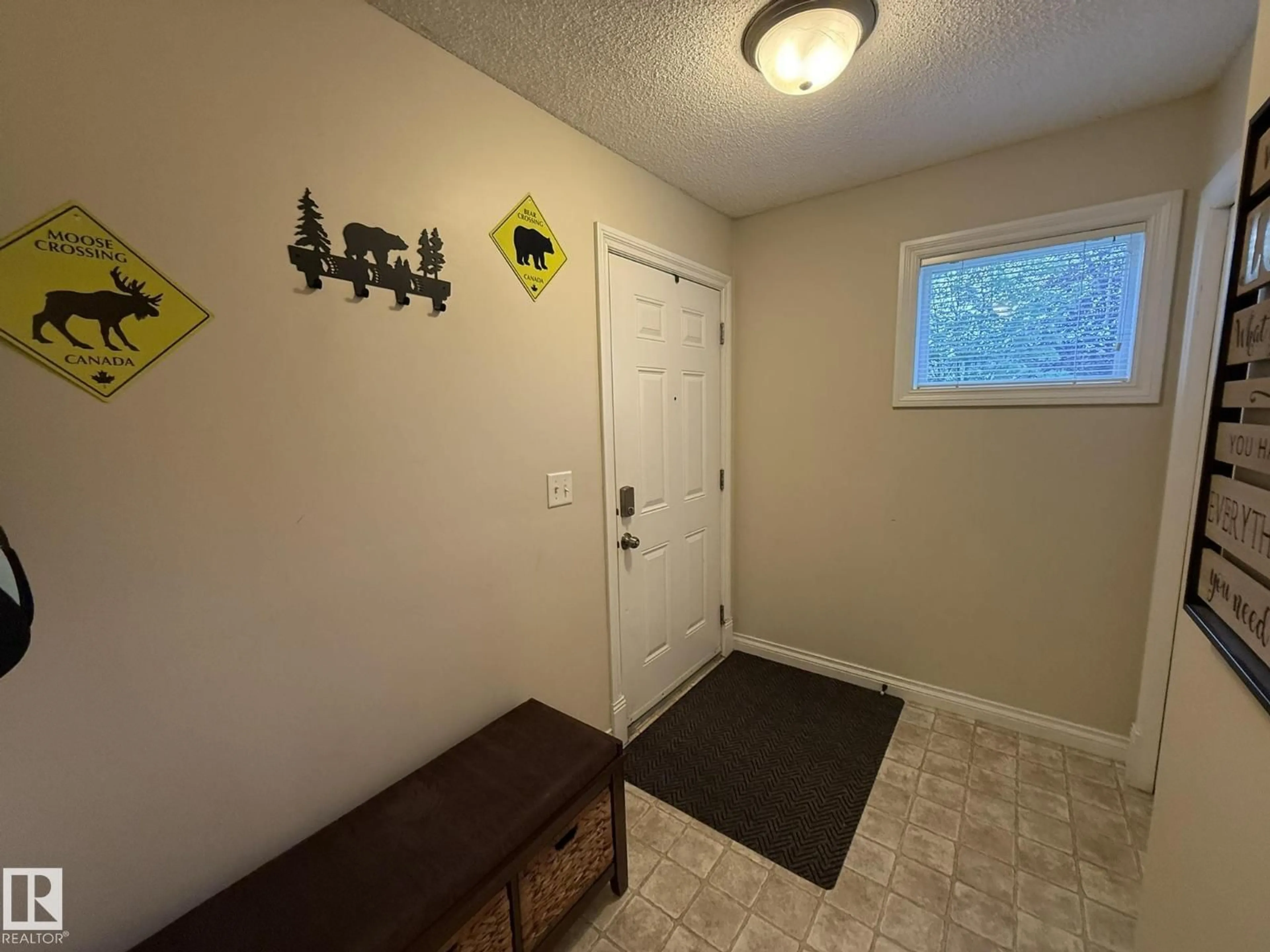 Indoor entryway for 93 12050 17 AV SW, Edmonton Alberta T6W1X4
