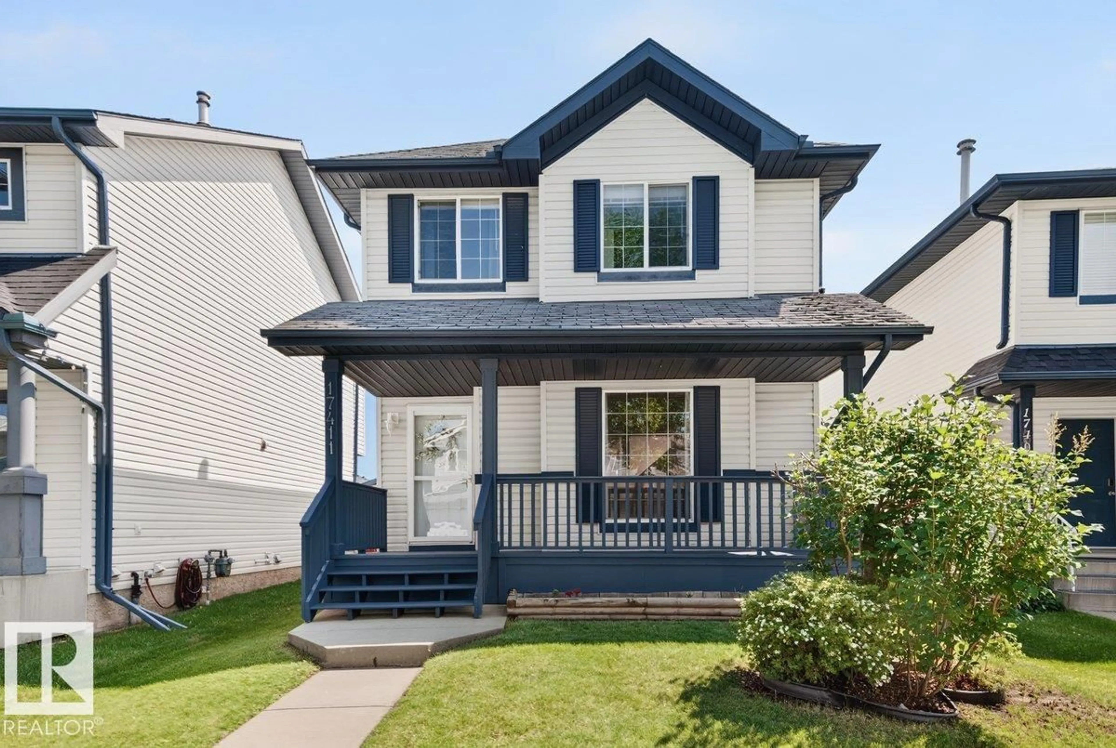 Home with vinyl exterior material, street for NW - 17411 90 ST, Edmonton Alberta T5Z3X8