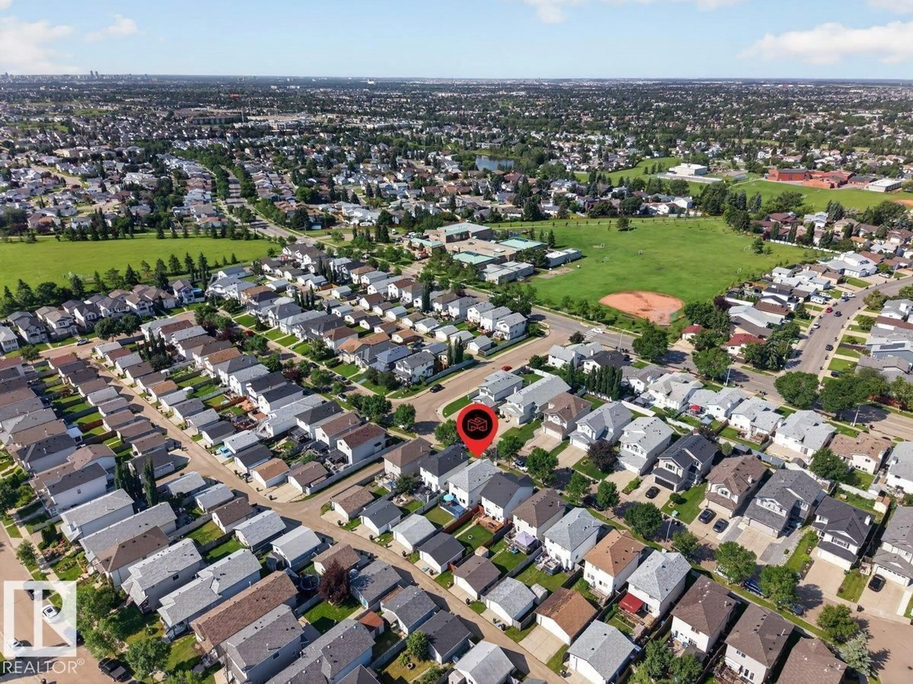A pic from outside/outdoor area/front of a property/back of a property/a pic from drone, street for NW - 17411 90 ST, Edmonton Alberta T5Z3X8