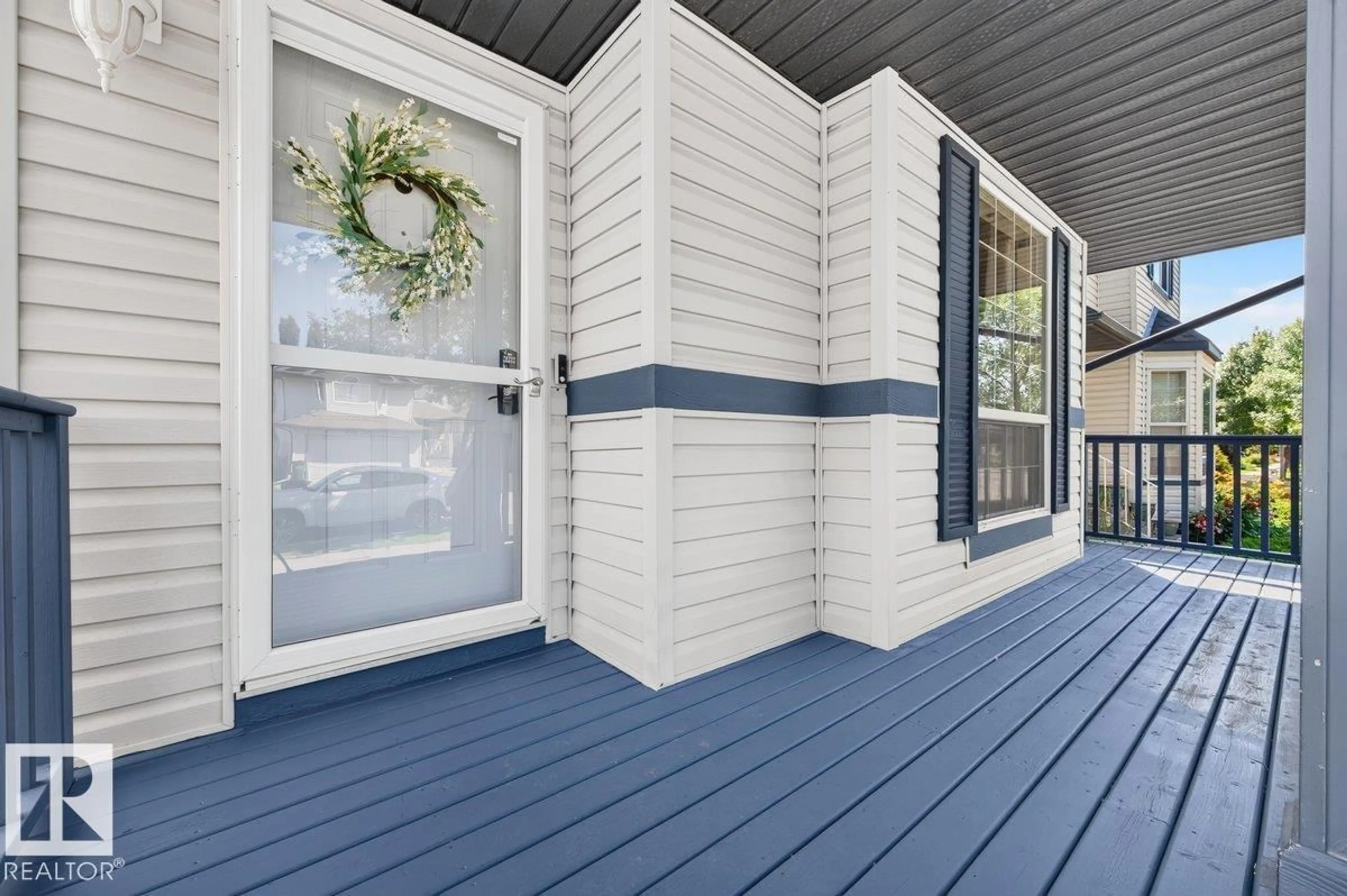 Home with vinyl exterior material, unknown for NW - 17411 90 ST, Edmonton Alberta T5Z3X8