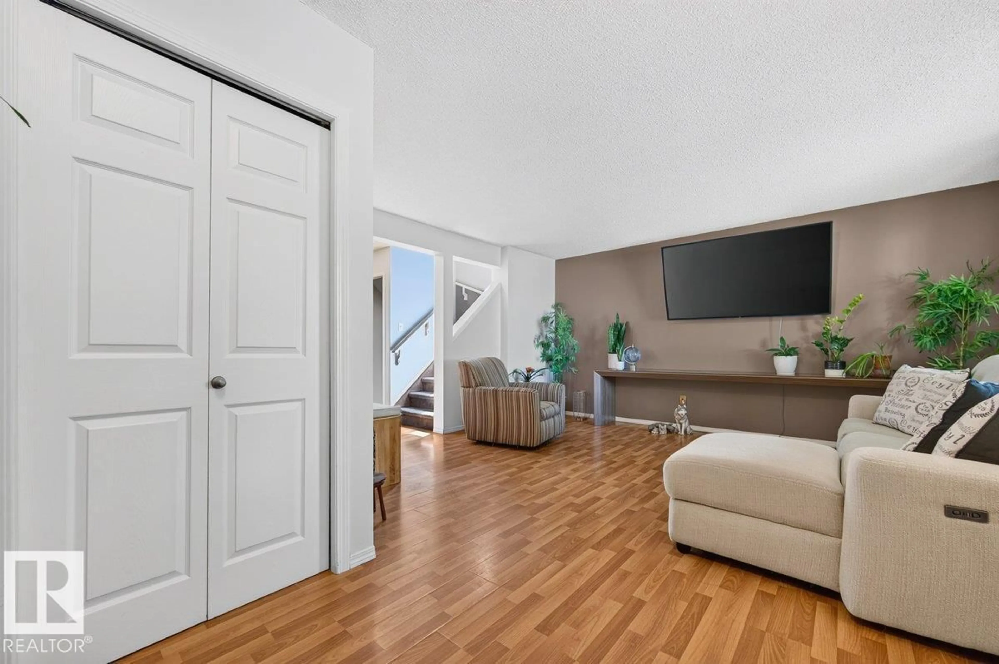 Unknown for NW - 17411 90 ST, Edmonton Alberta T5Z3X8