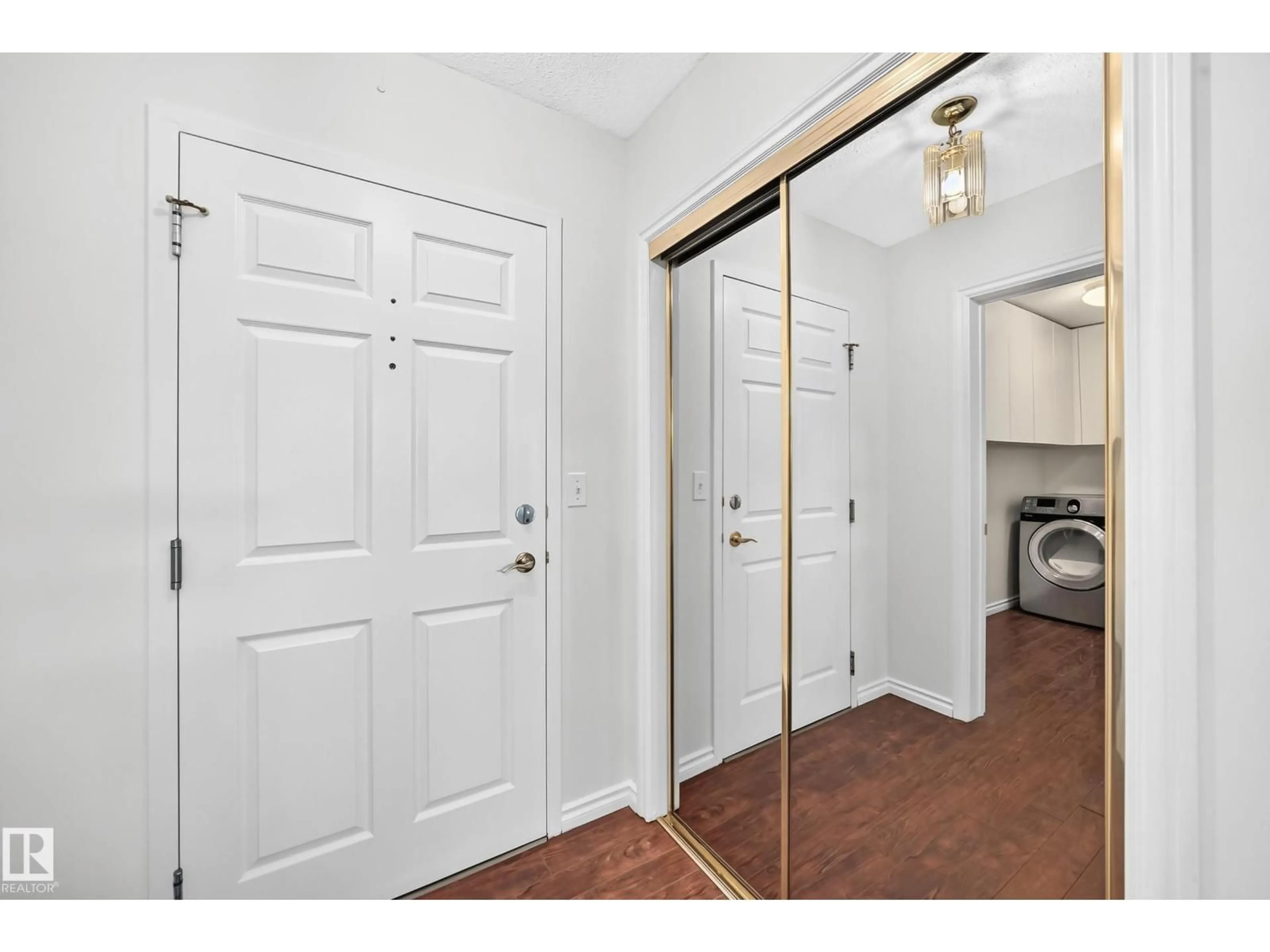 Indoor entryway for #109 - 10945 21 AV, Edmonton Alberta T6J6R3
