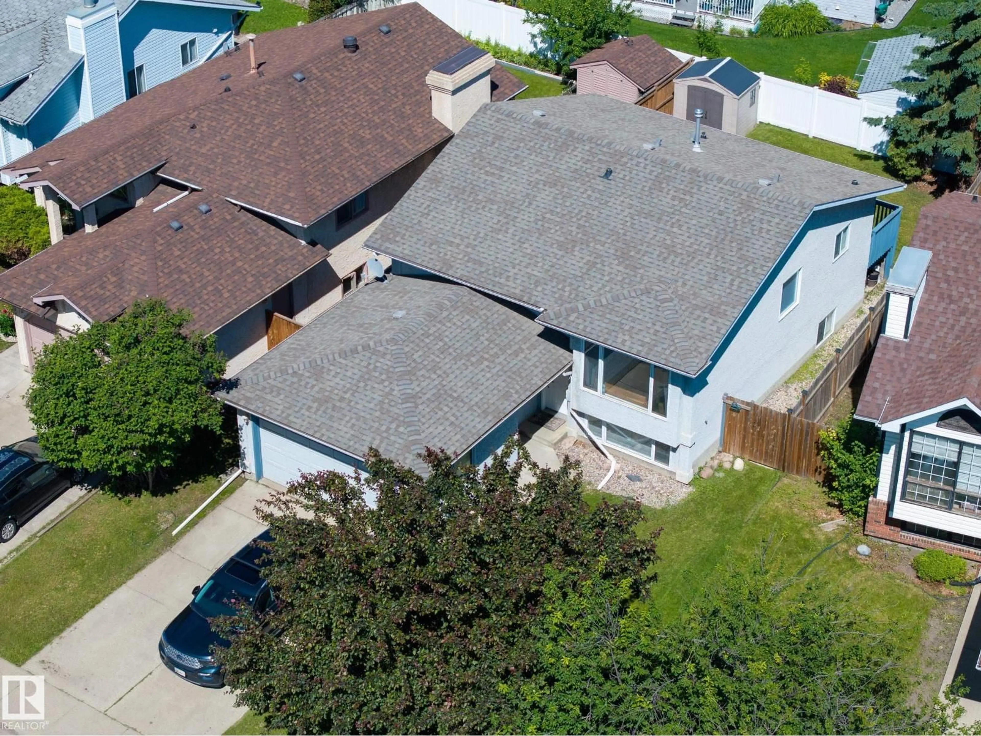 A pic from outside/outdoor area/front of a property/back of a property/a pic from drone, street for NW - 337 PEARSON CR, Edmonton Alberta T5T5Y7