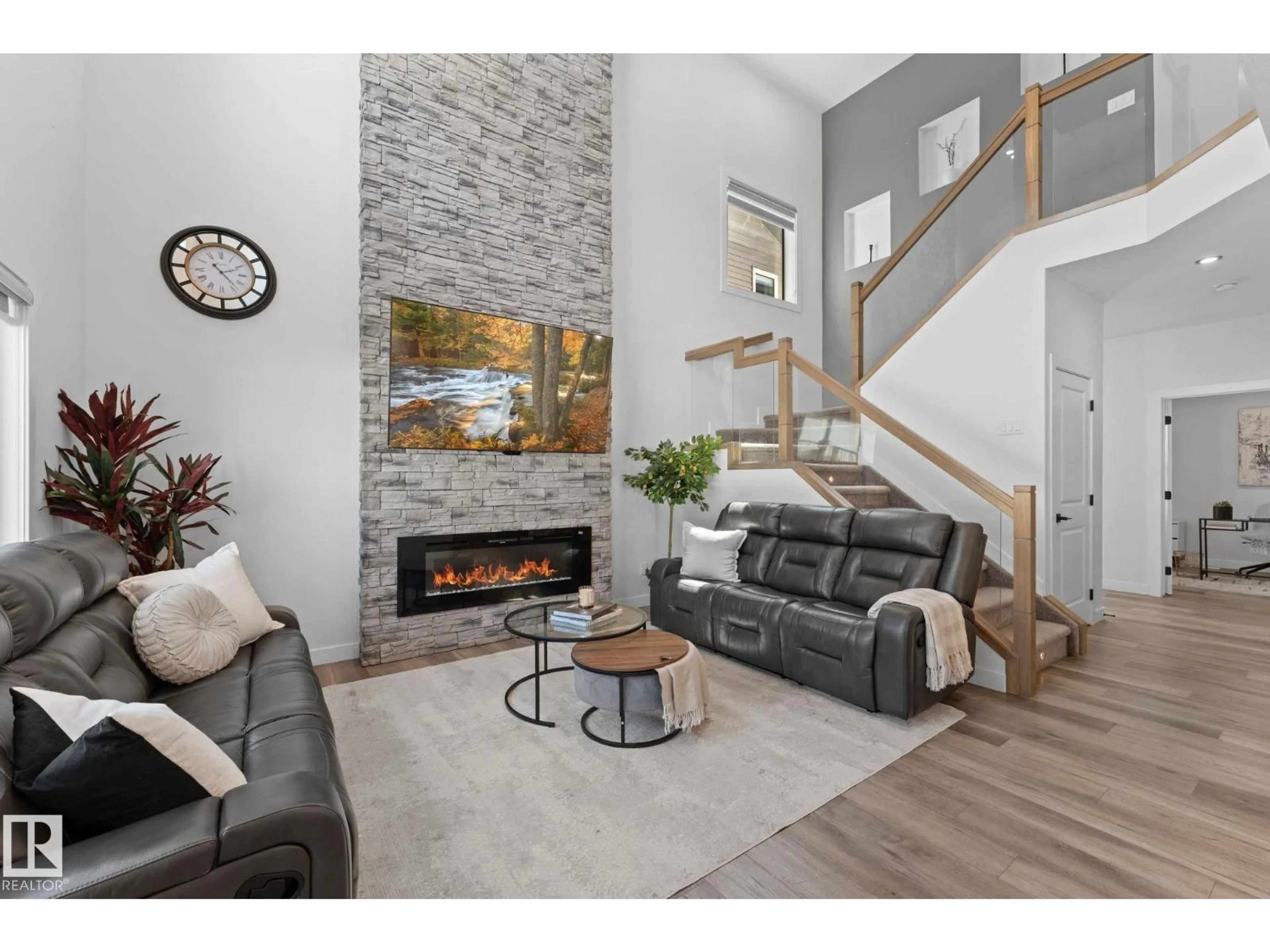 Living room with furniture, unknown for 59 WILLOW LI, Fort Saskatchewan Alberta T8L0W8