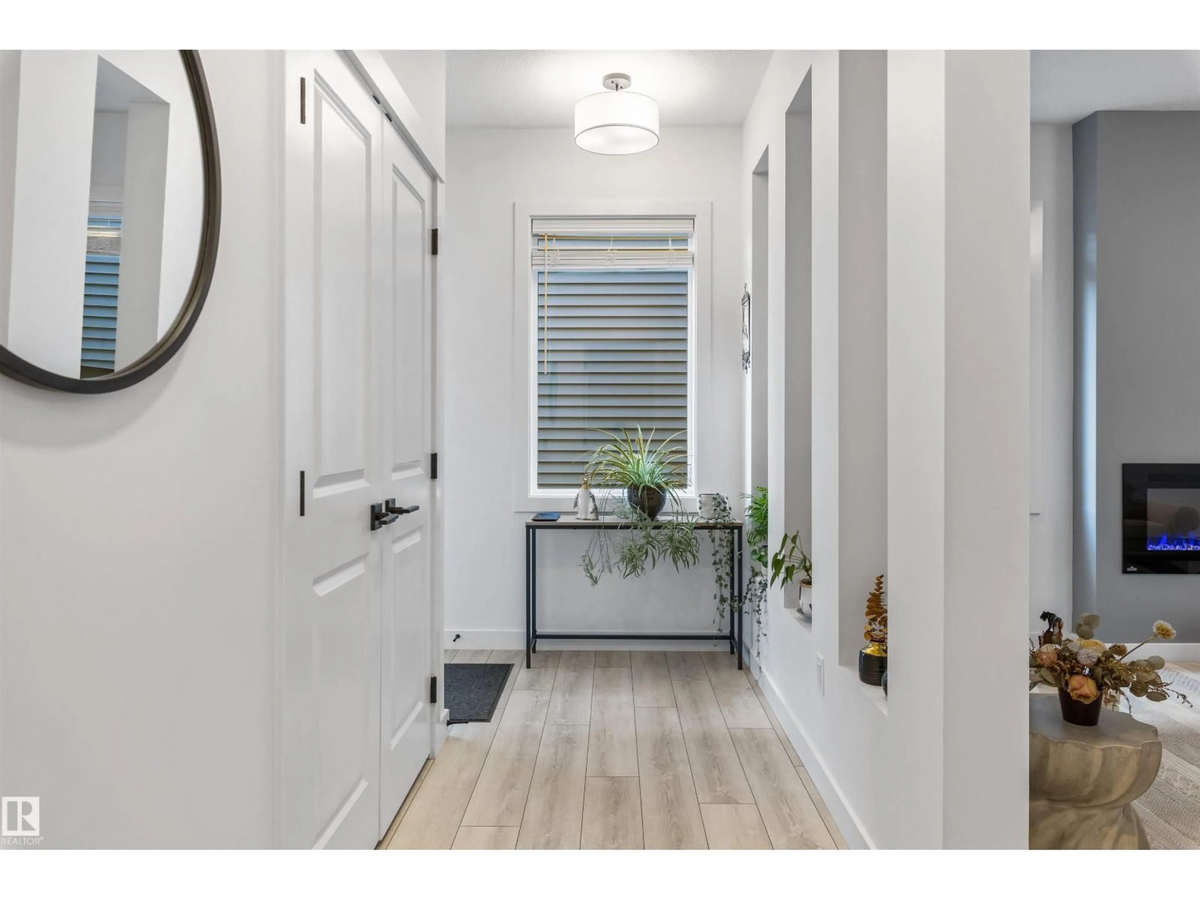 Indoor entryway for 30 RIVERHILL CR, St. Albert Alberta T8N7X4