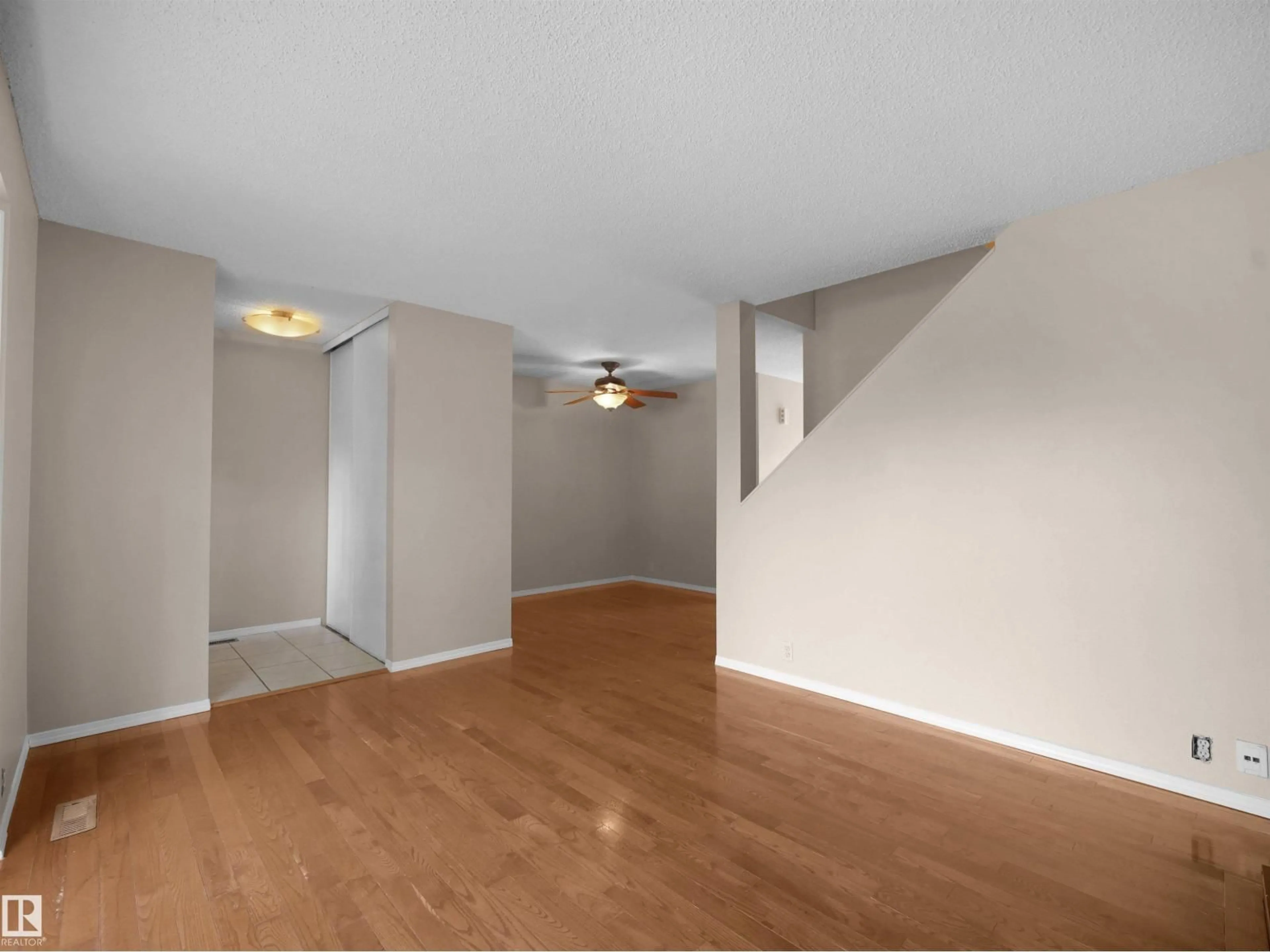 A pic of a room for 3509 43A AV AV, Edmonton Alberta T7A1G4