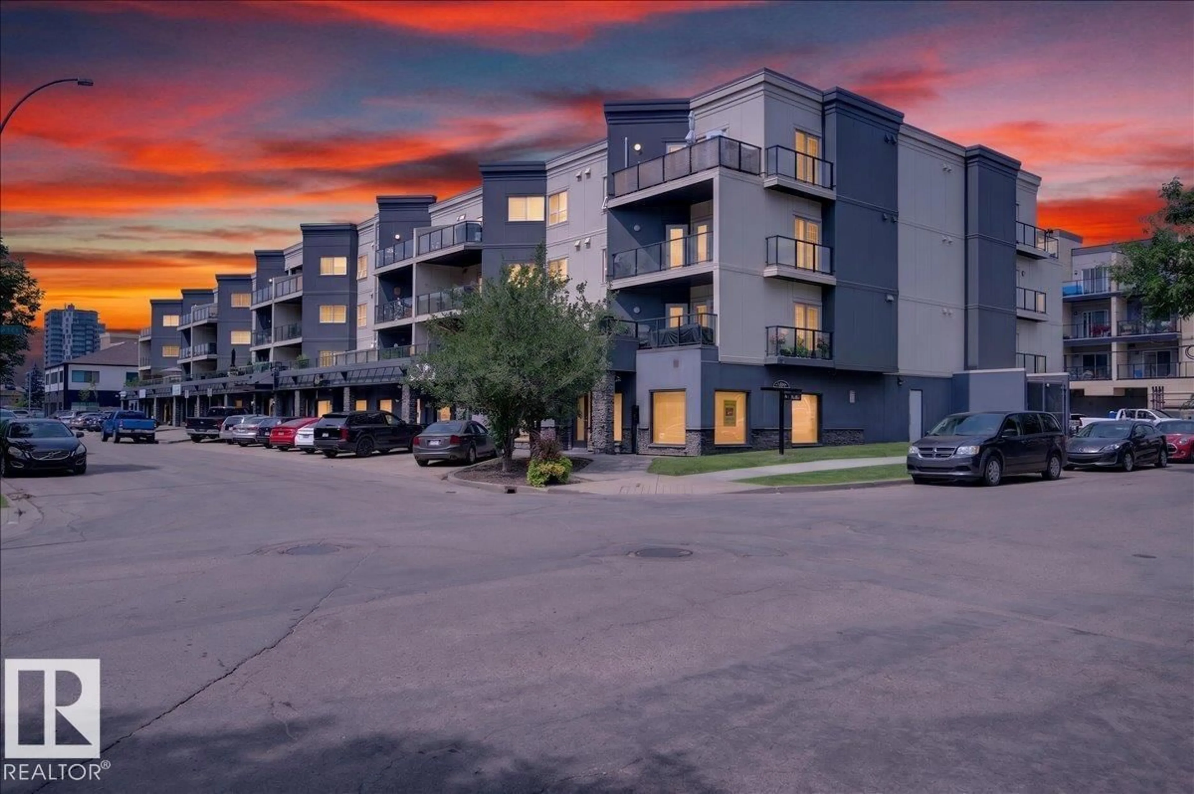 Patio, building for 306 - 10116 80 AV, Edmonton Alberta T8H0T3