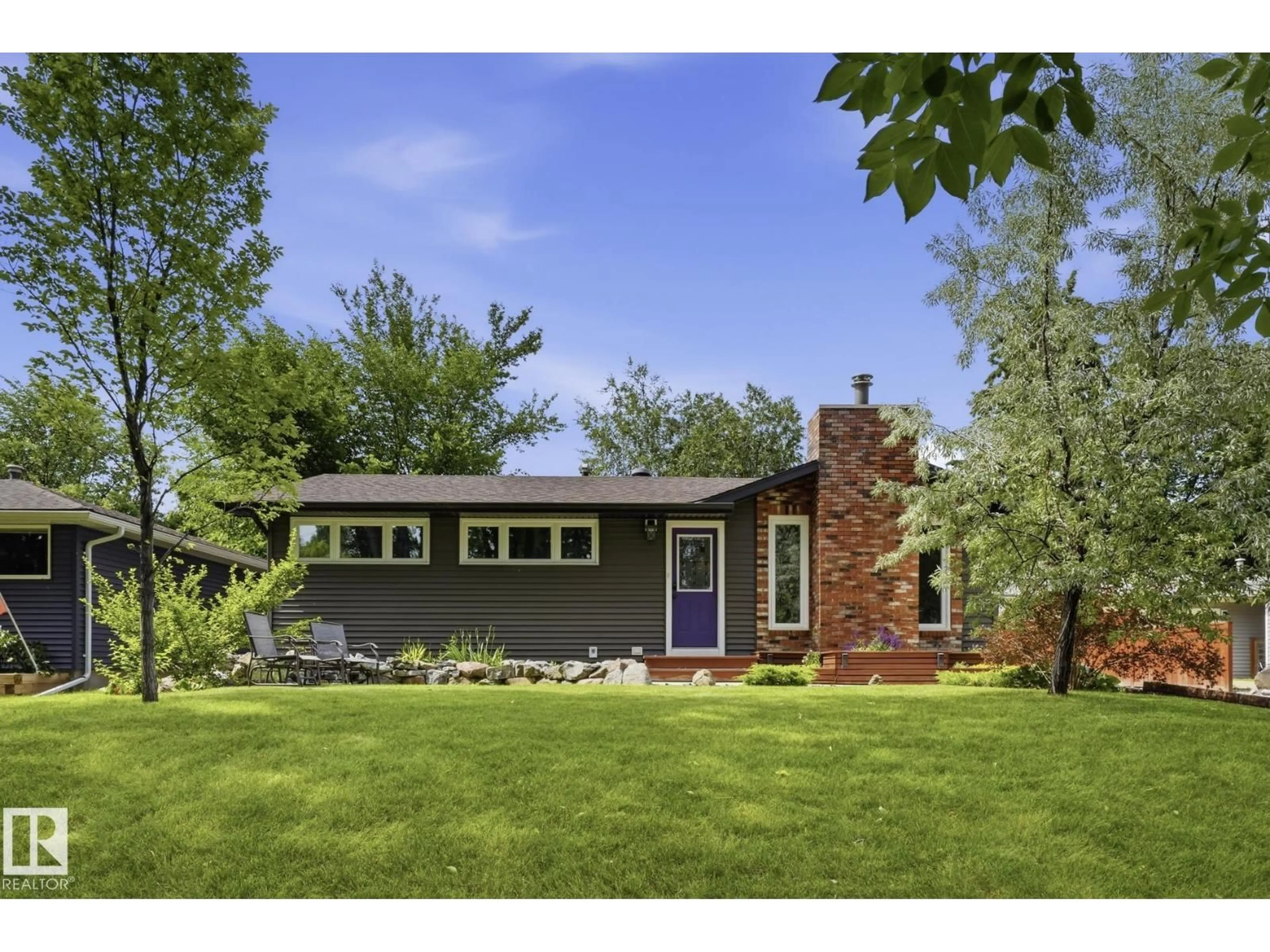 Home with brick exterior material, street for 28 SUNNYSIDE CR, St. Albert Alberta T8N0J5