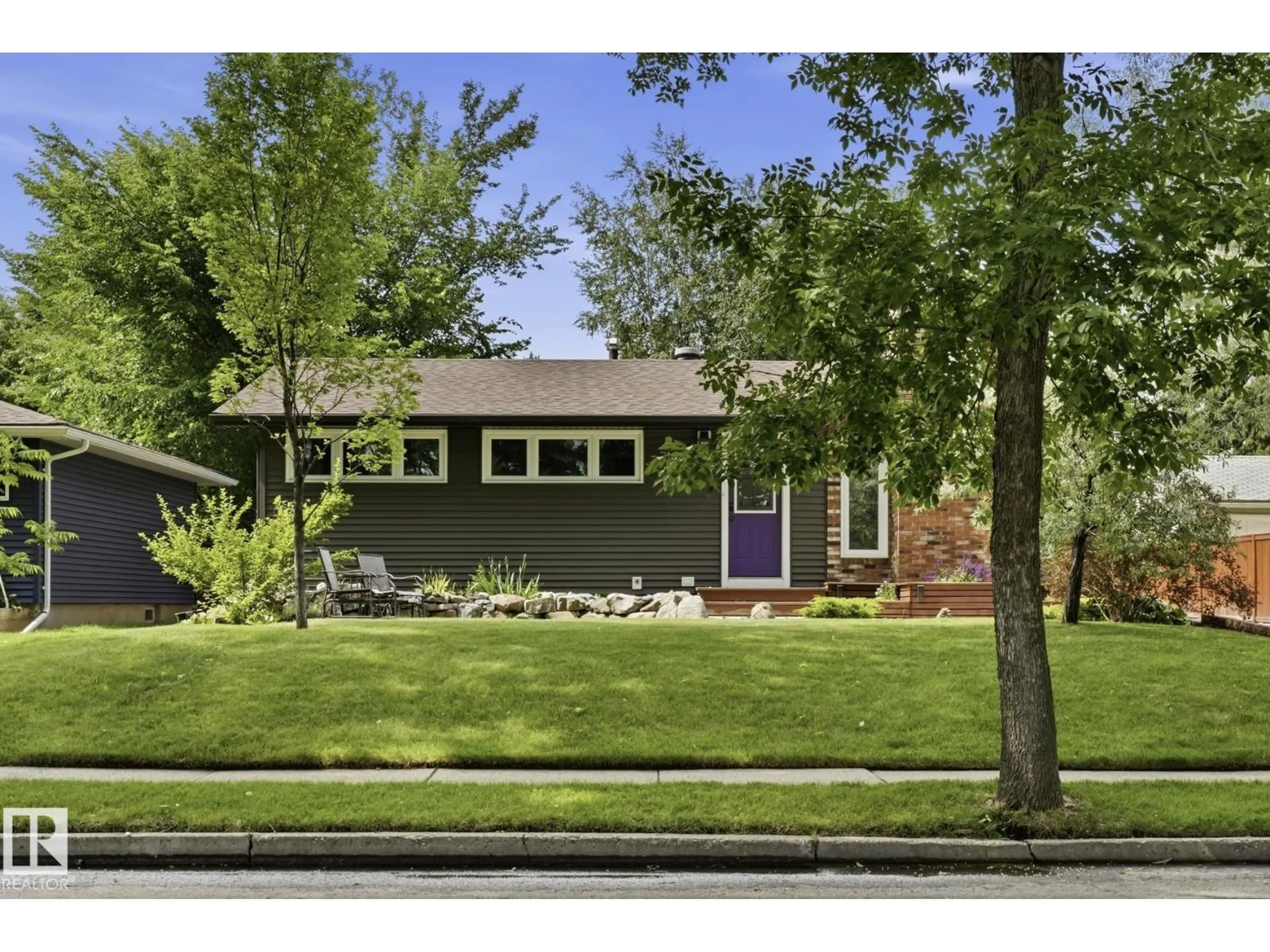 Home with brick exterior material, street for 28 SUNNYSIDE CR, St. Albert Alberta T8N0J5