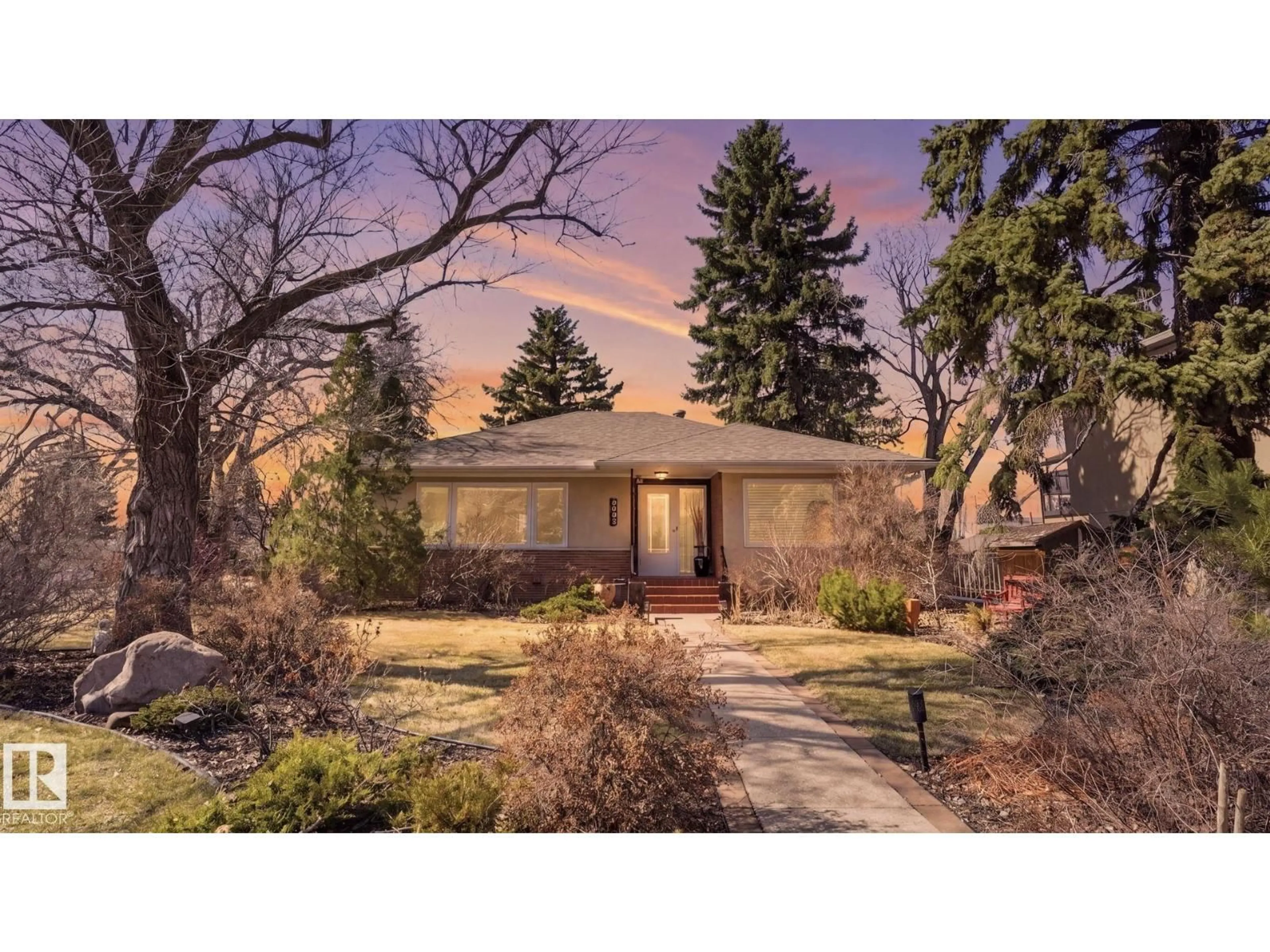 Unknown for NW - 9002 120 ST, Edmonton Alberta T6G1X7