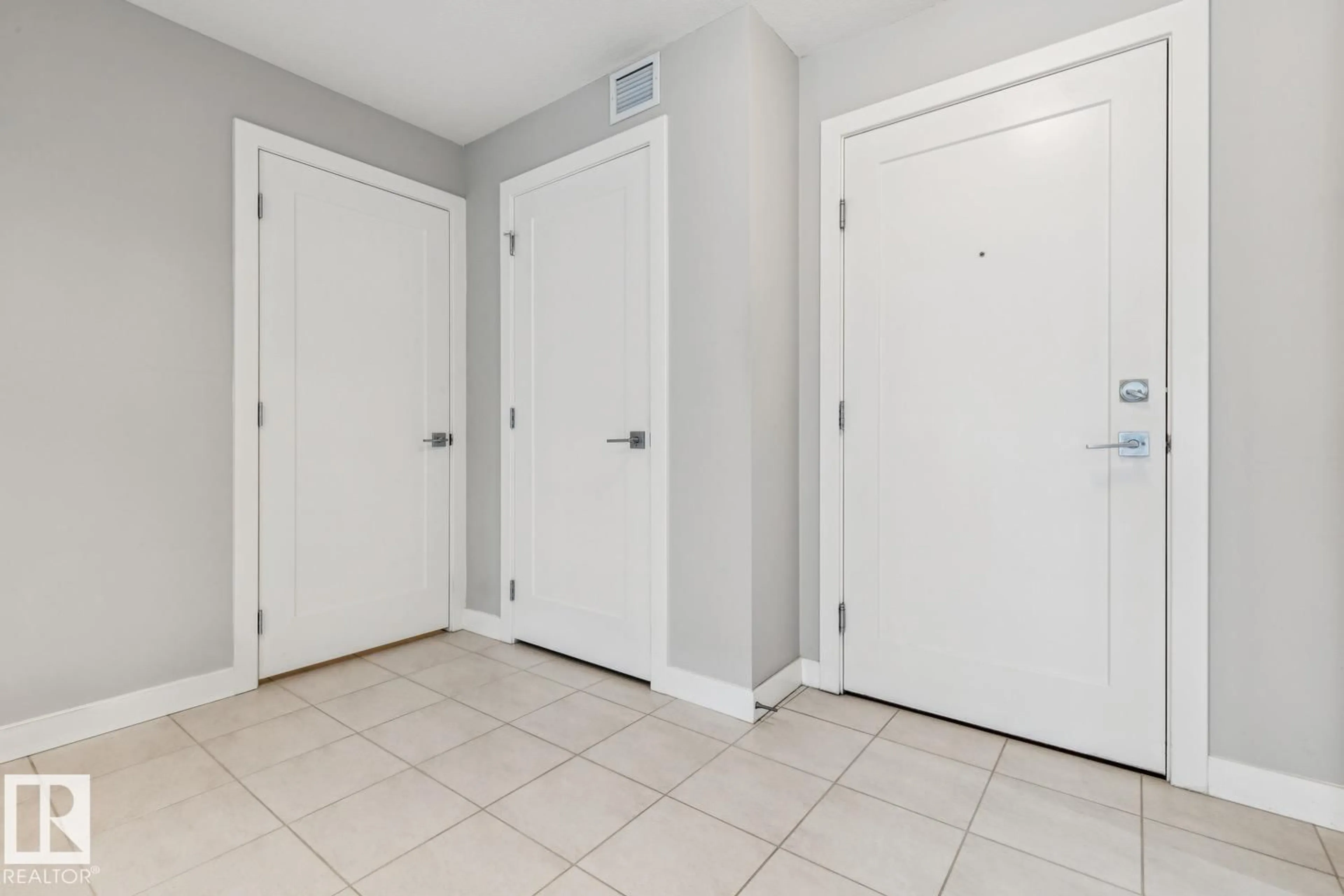 Indoor entryway for #118 - 1031 173 ST, Edmonton Alberta T6W3E4
