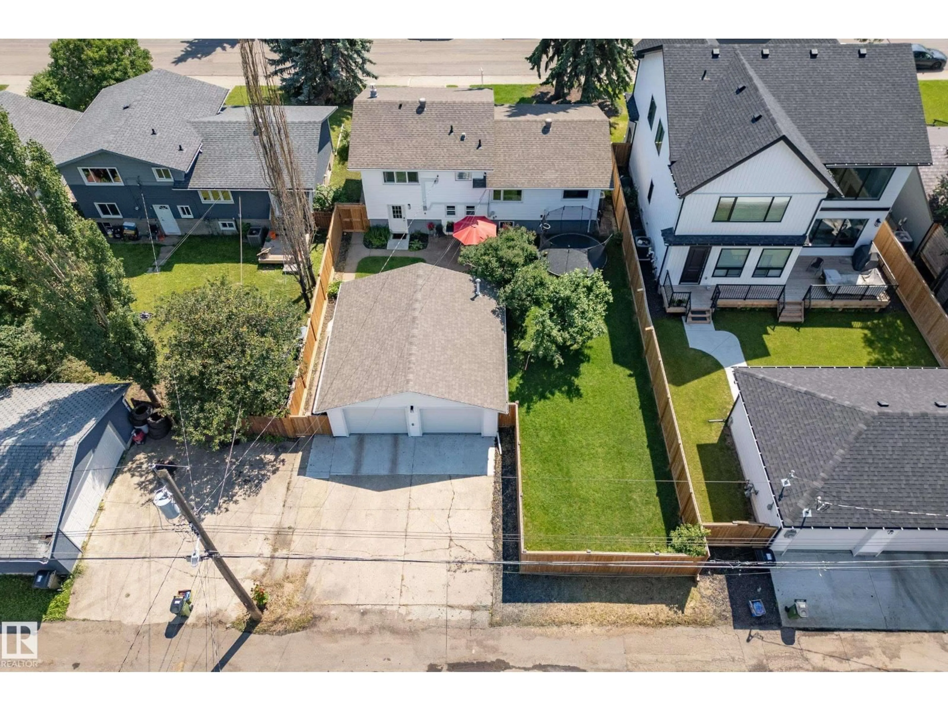 A pic from outside/outdoor area/front of a property/back of a property/a pic from drone, street for 14616 88 AV, Edmonton Alberta T5R4J8