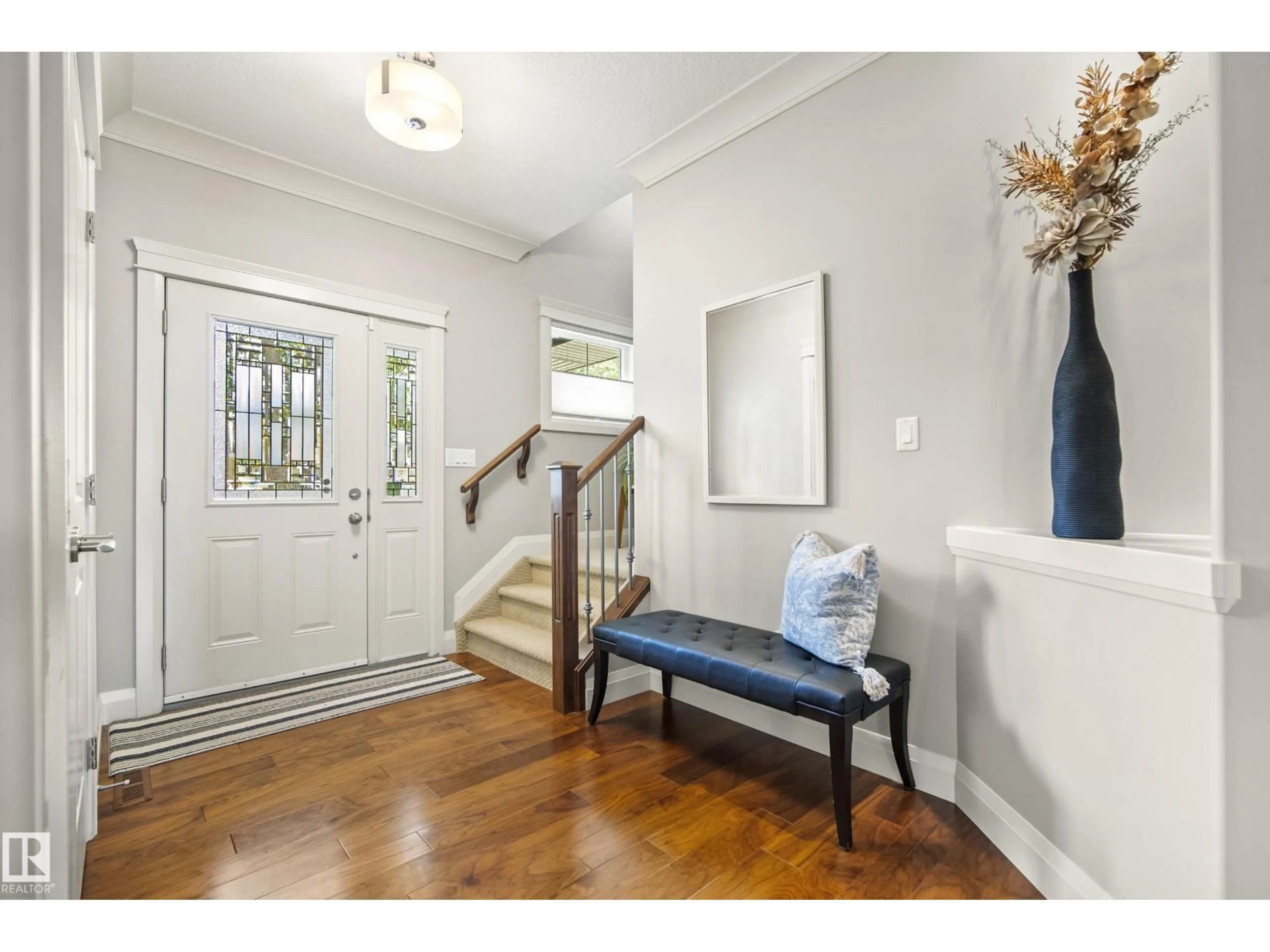 Indoor entryway for 9844 75 AV, Edmonton Alberta T6E1J1