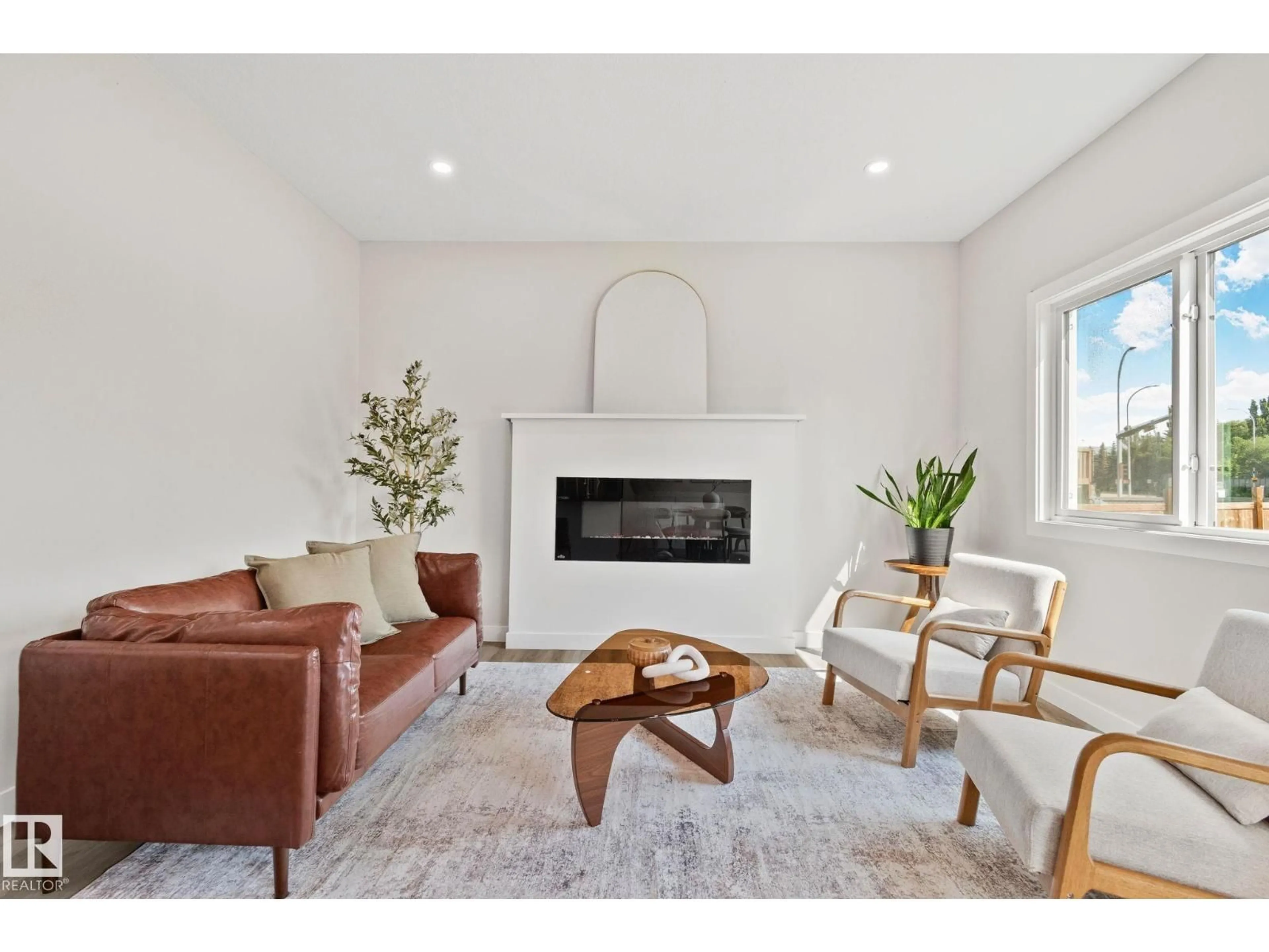 Living room with furniture, unknown for 579 KLEINS CR, Leduc Alberta T9E1J4